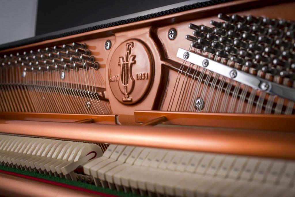 Klavier Feurich 122 Universal