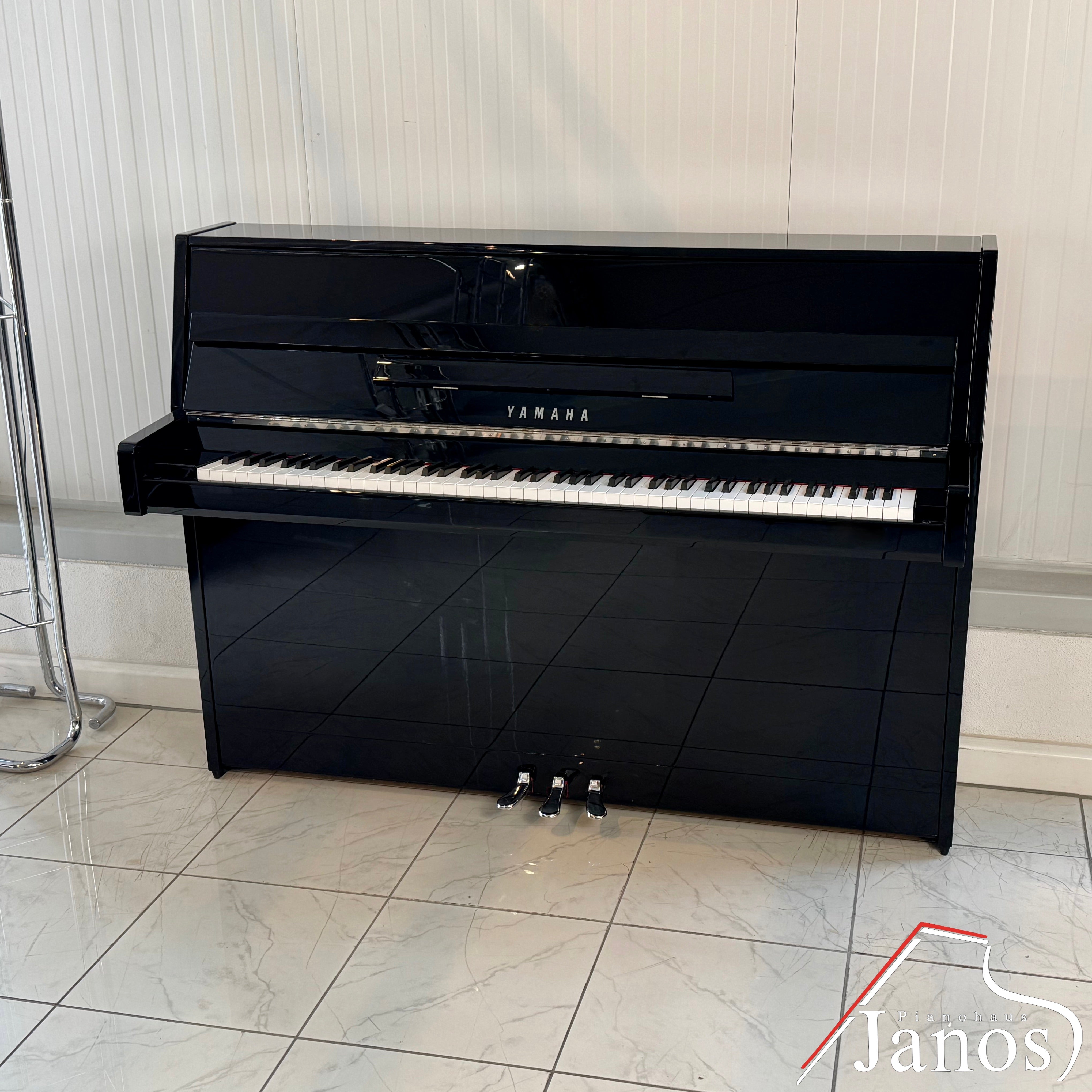 Klavier Yamaha b1 PEC - Schwarz Hochglanz