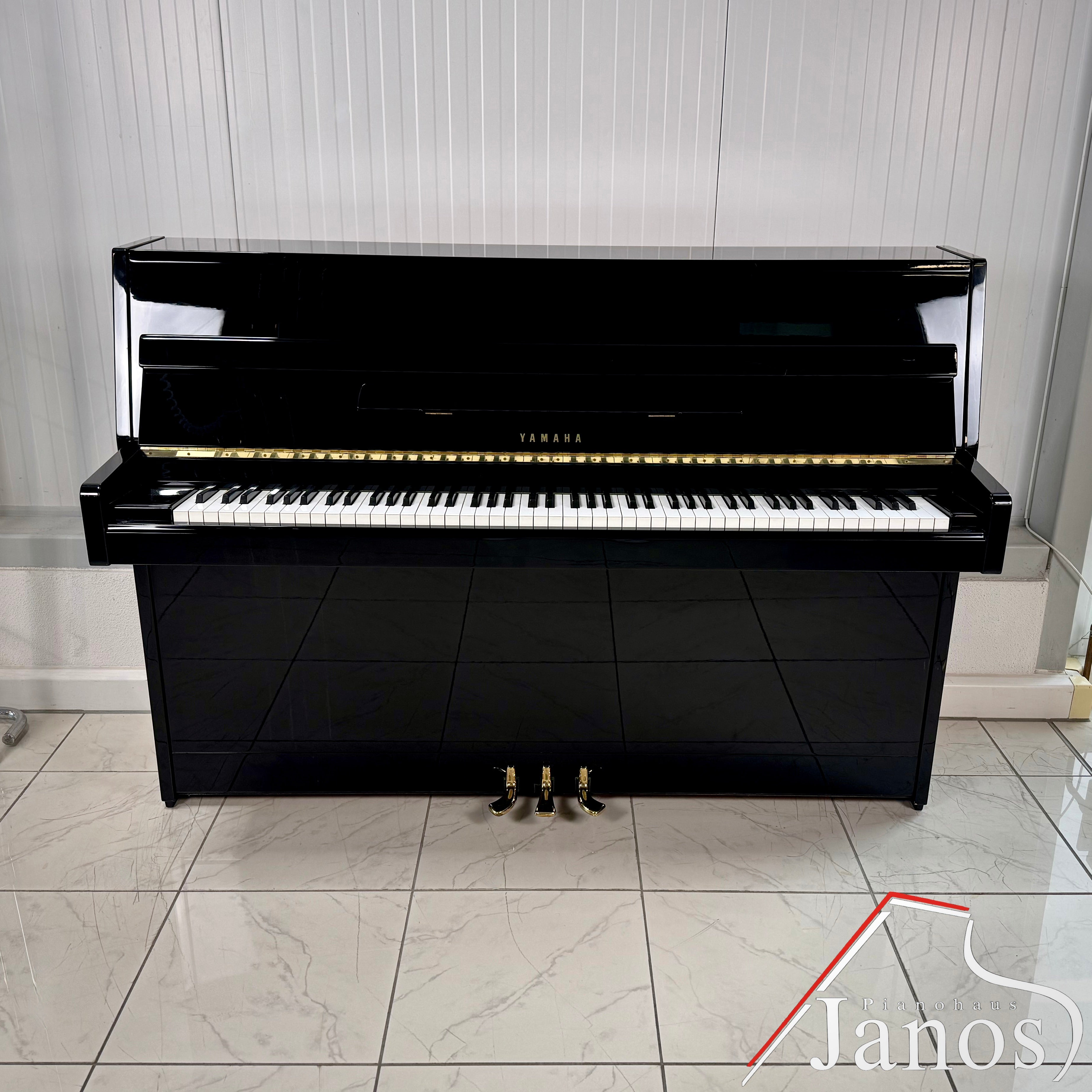 Klavier Yamaha M5J - Schwarz Hochglanz