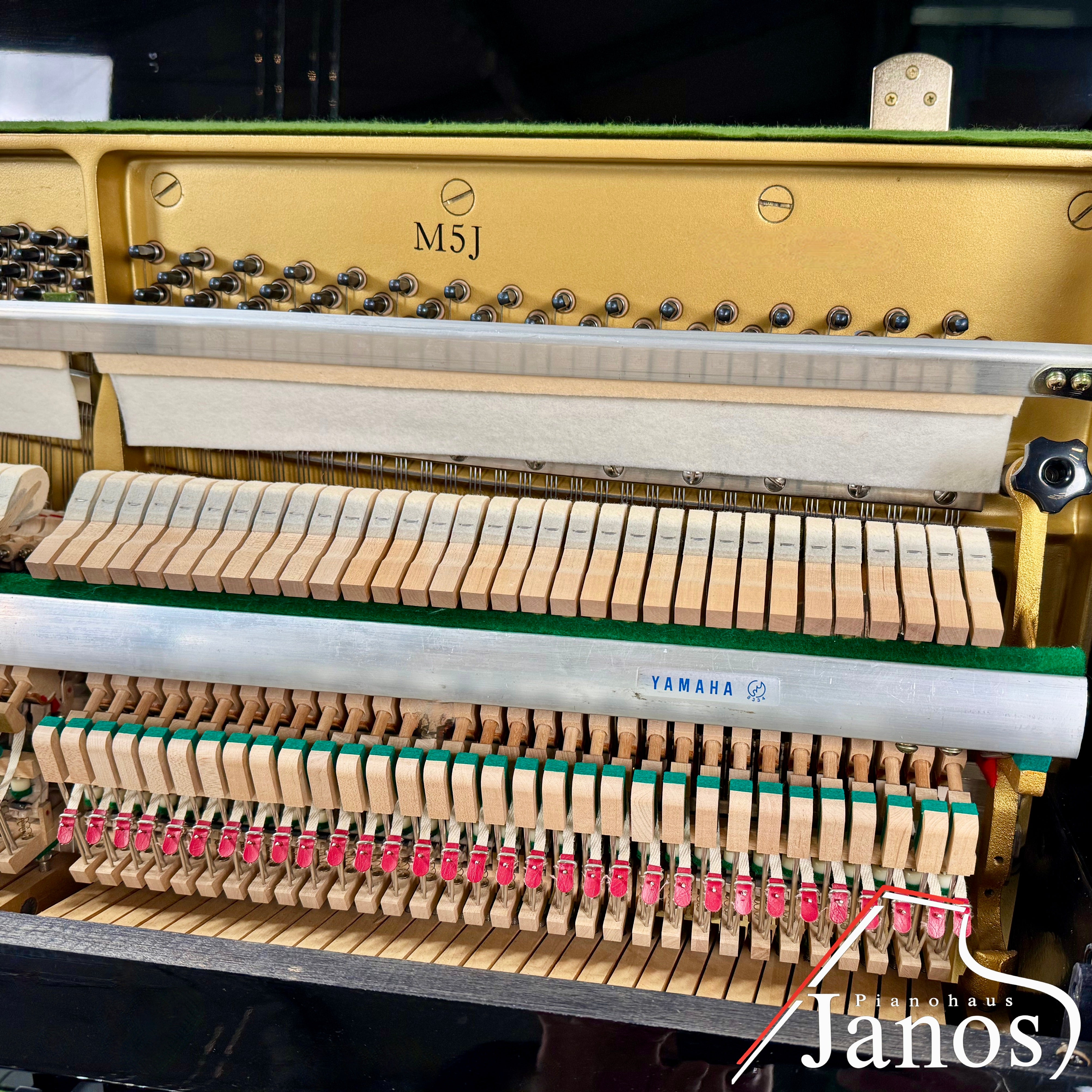 Klavier Yamaha M5J - Schwarz Hochglanz
