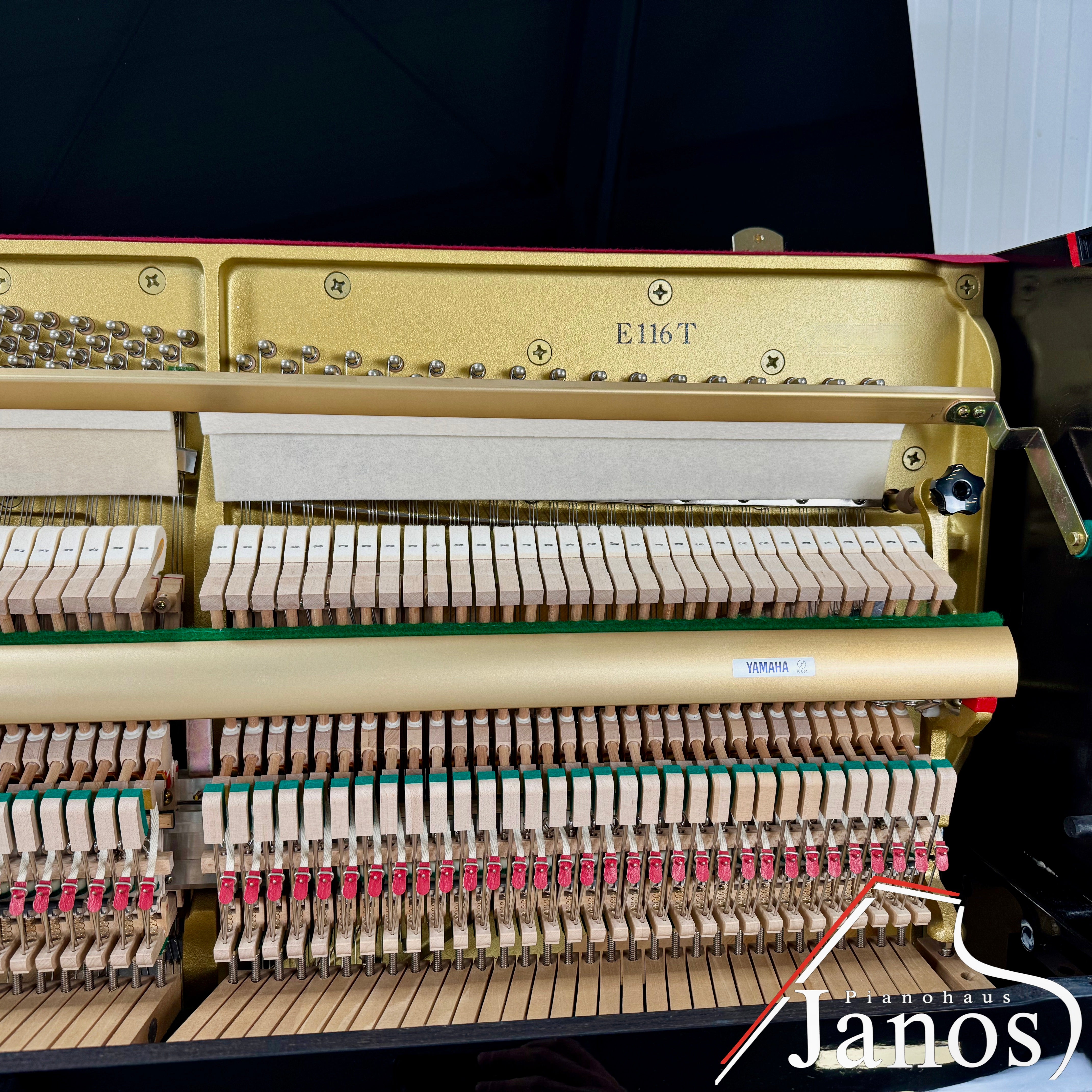 Klavier Yamaha E116 T - Schwarz Hochglanz