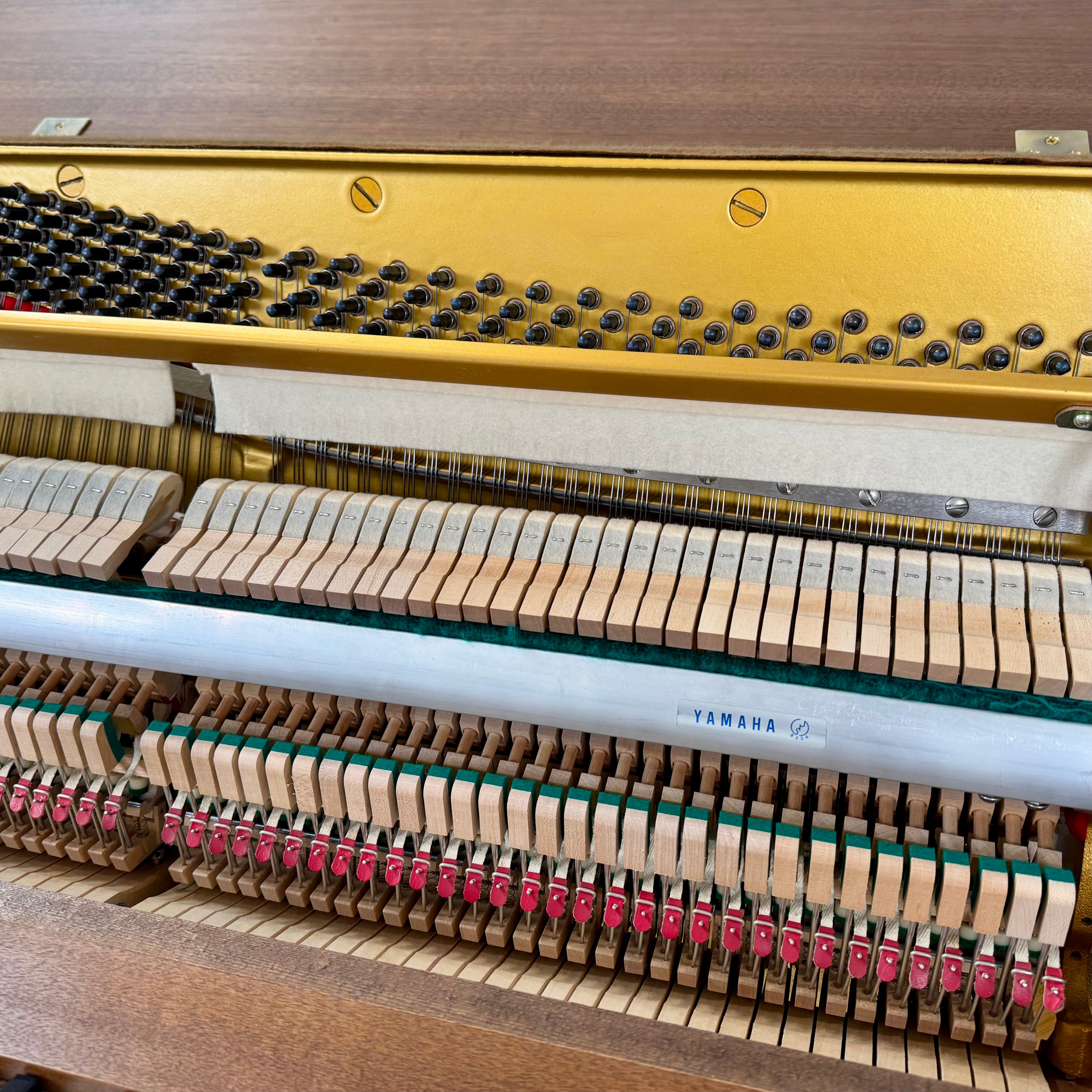 Klavier Yamaha 104 - Nussbaum