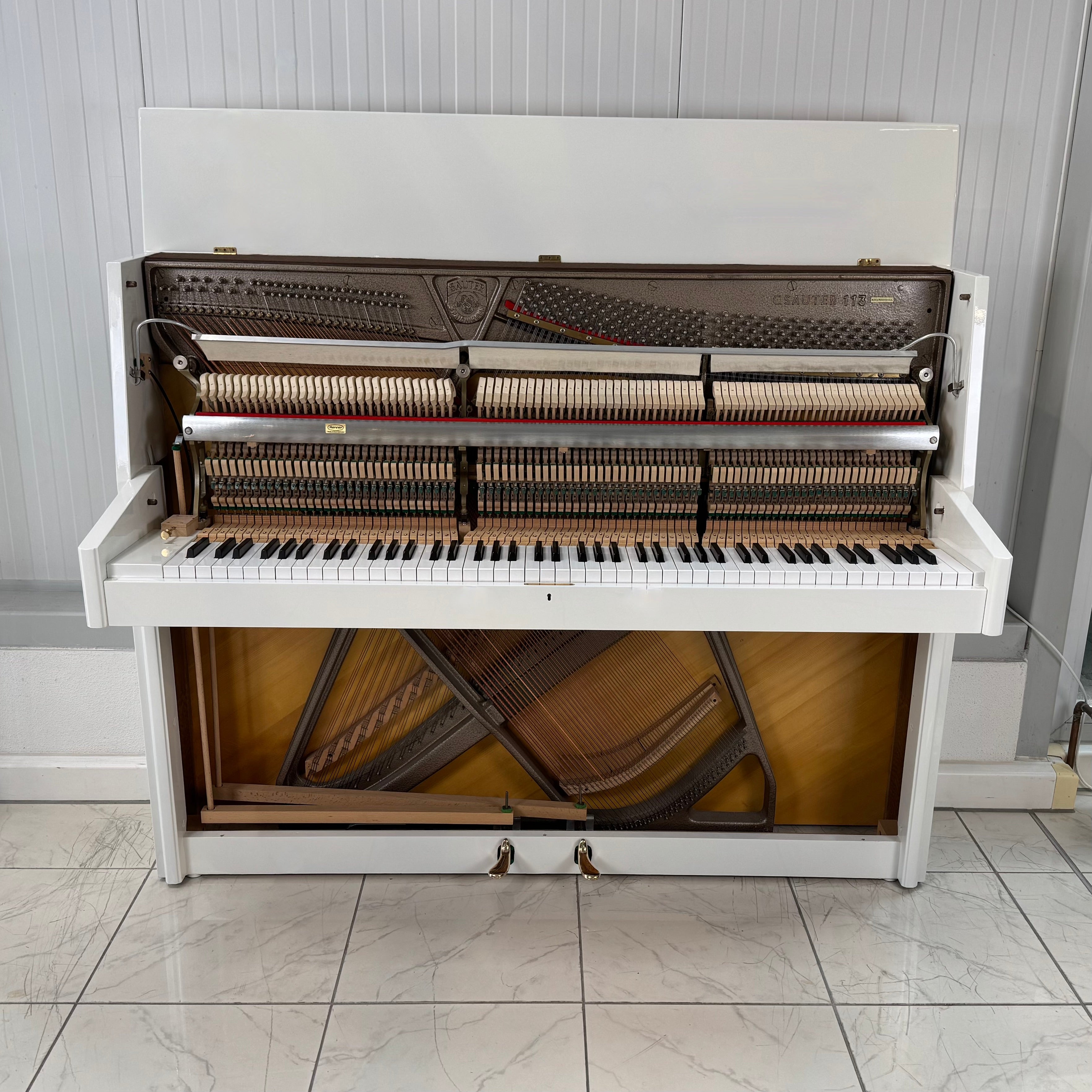Klavier Sauter 113 RR - Weiß Hochglanz