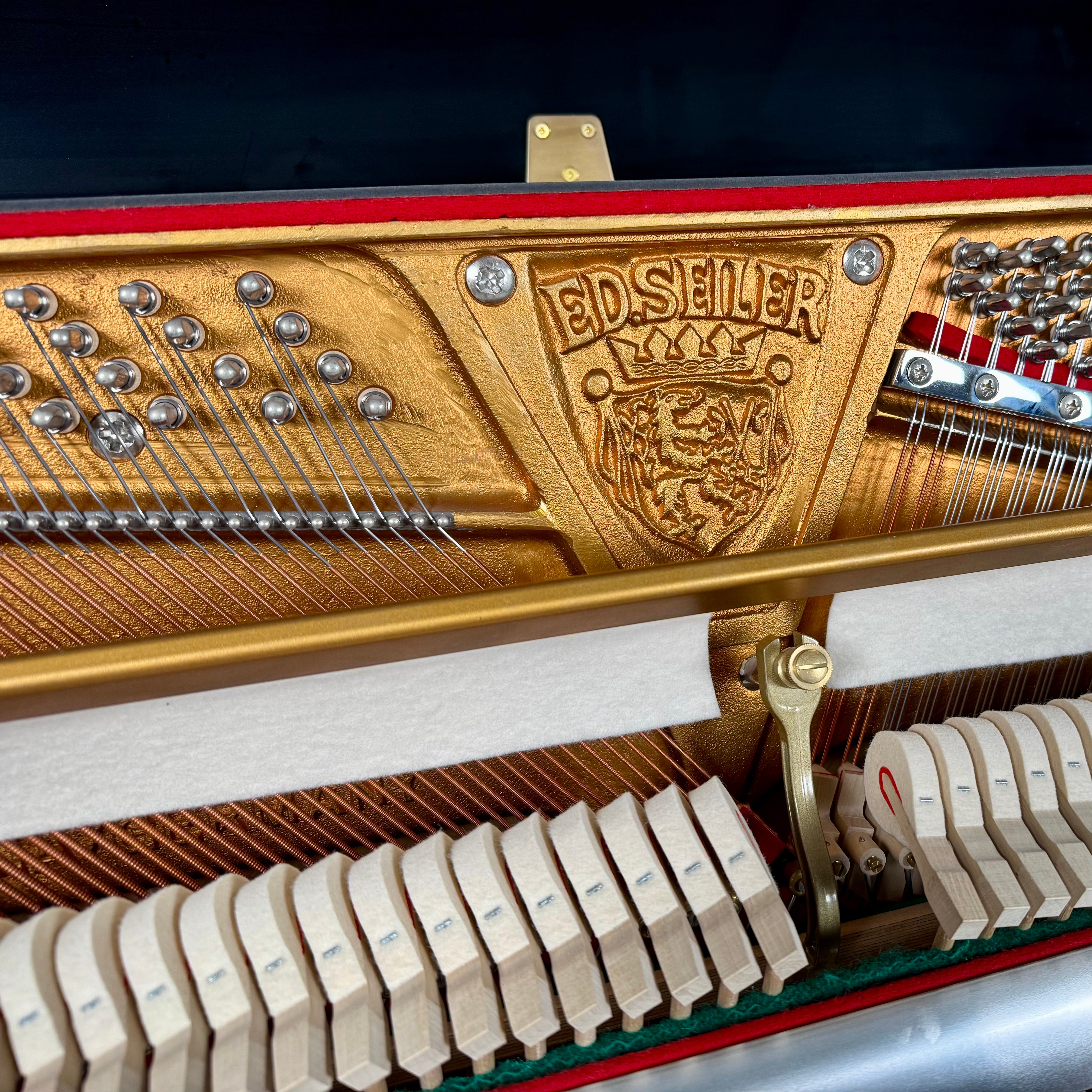 Klavier Seiler 122 Konsole - Schwarz Hochglanz