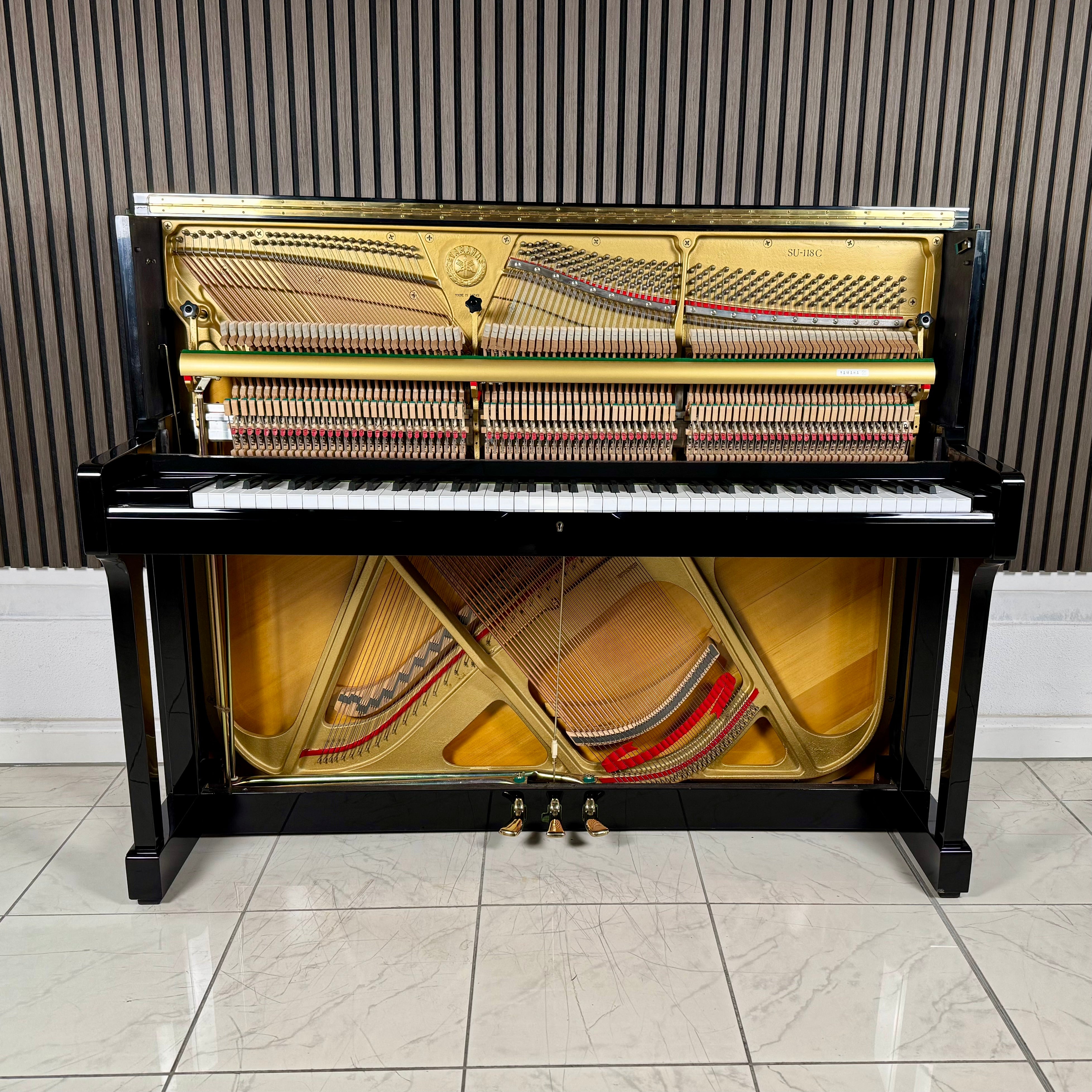 Klavier Yamaha SU-118C - Schwarz Hochglanz