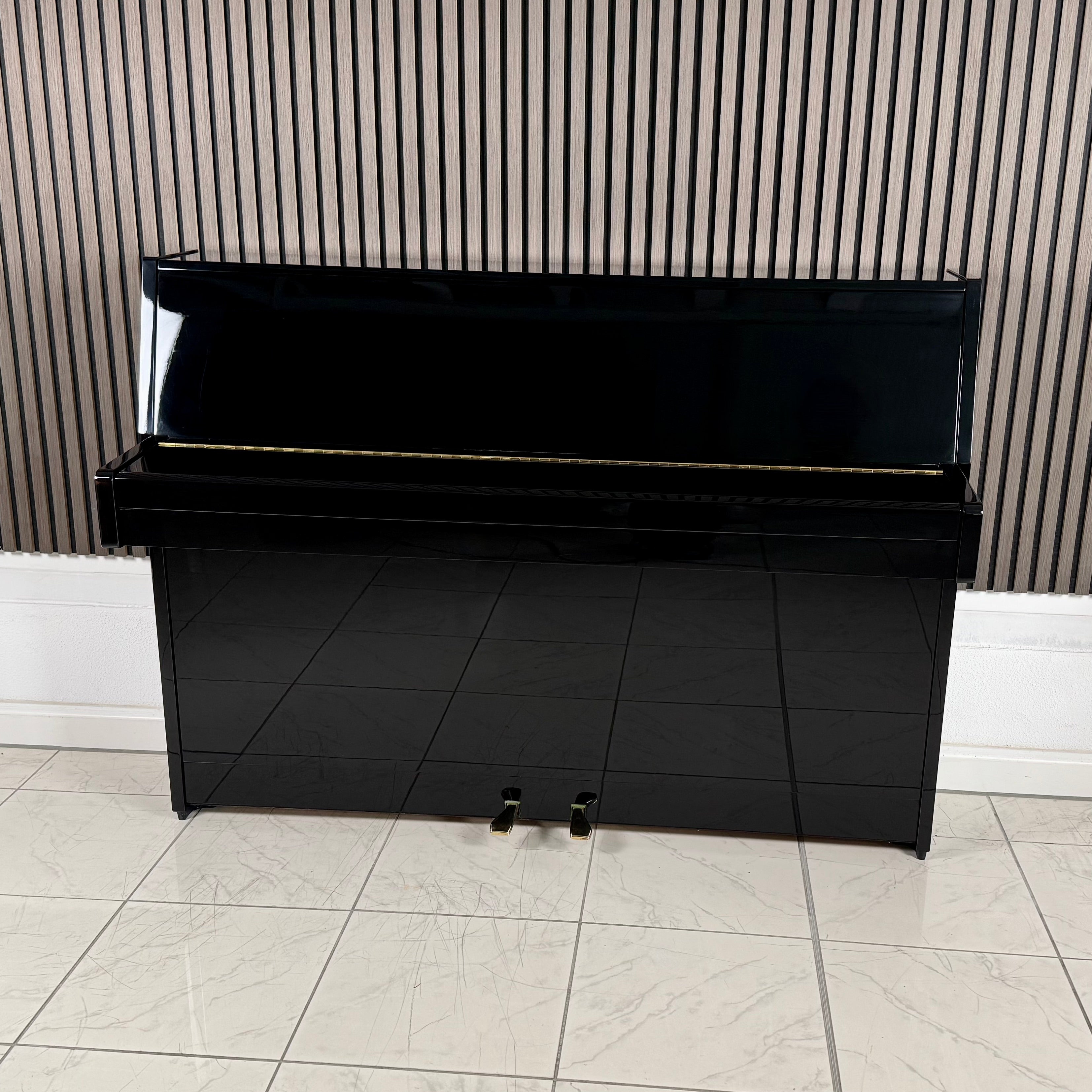 Klavier Eterna ER-10 - Schwarz Hochglanz - by Yamaha