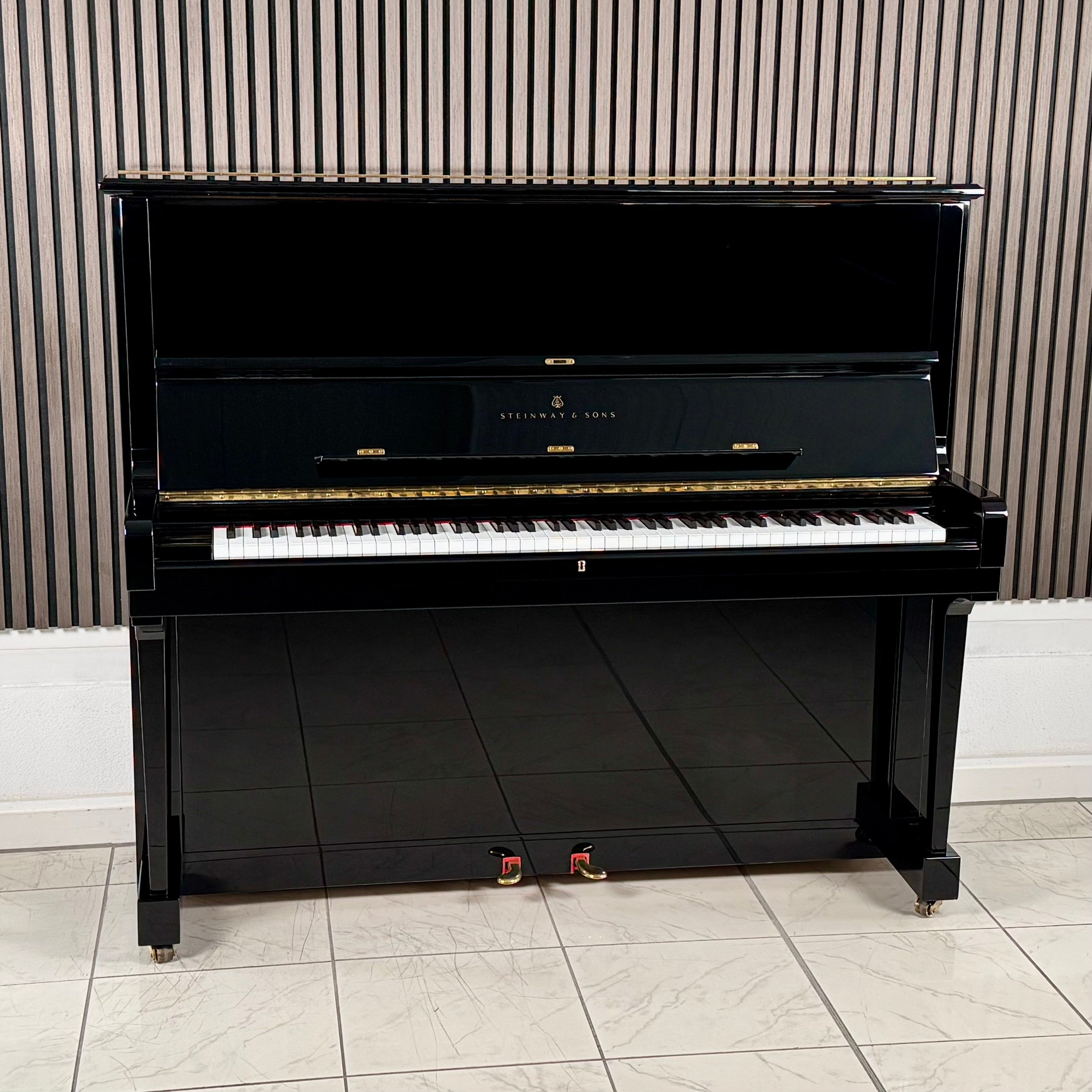 Klavier Steinway & Sons K-132 - Schwarz Hochglanz