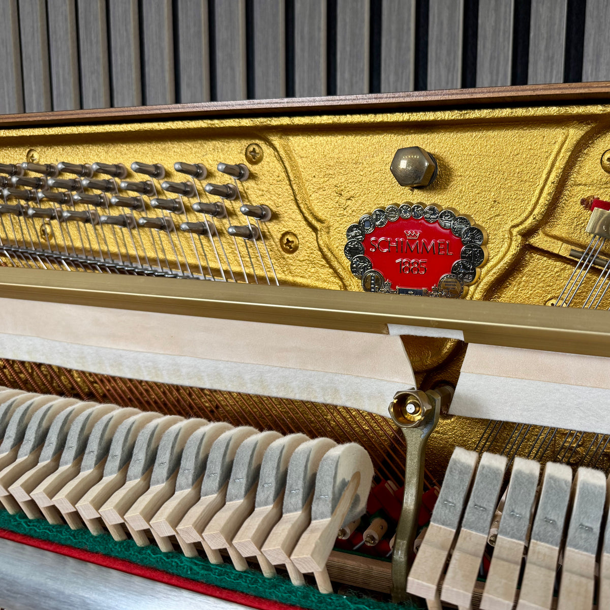Klavier Schimmel 118 T - Nussbaum Satiniert
