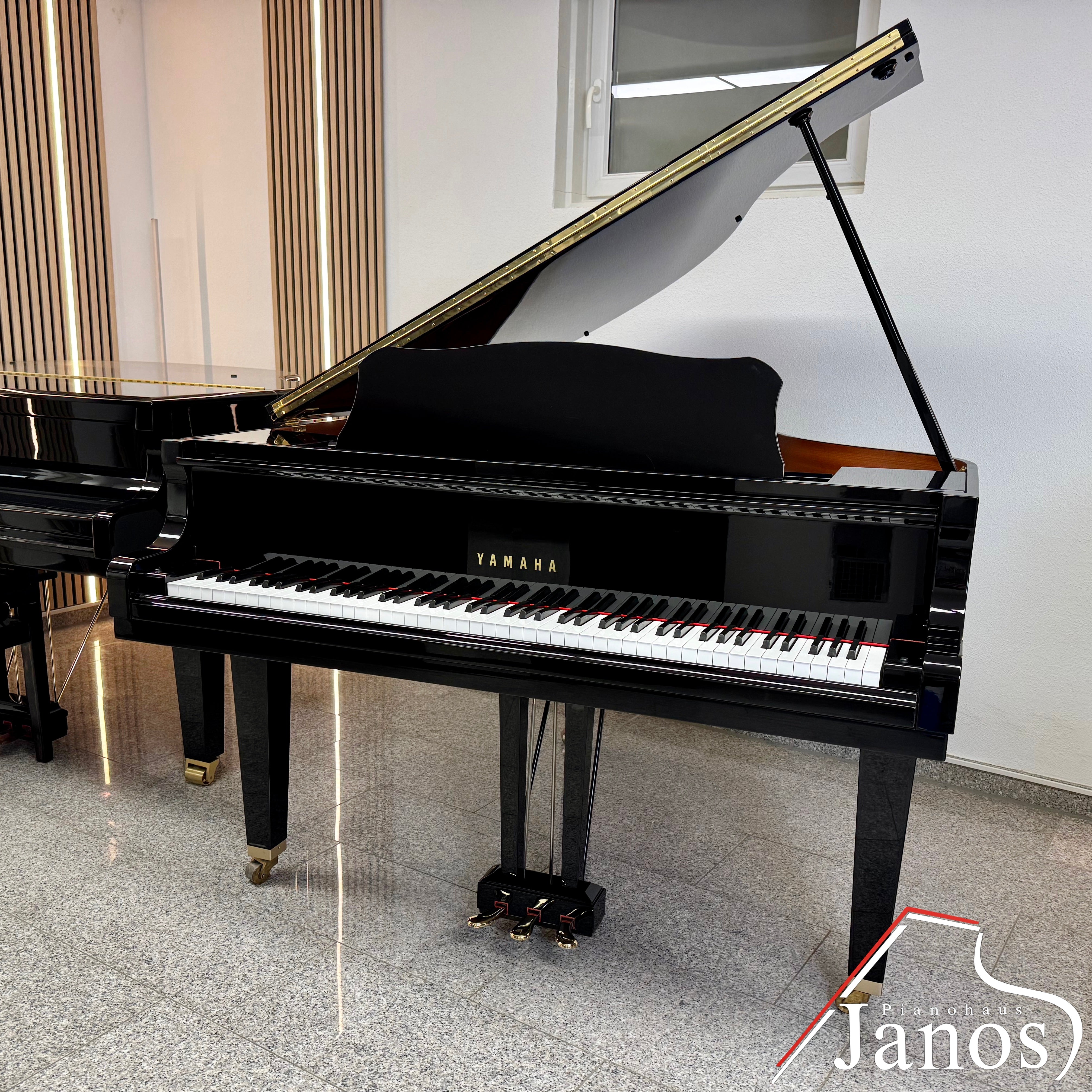 Flügel Yamaha GA1 - Schwarz Hochglanz