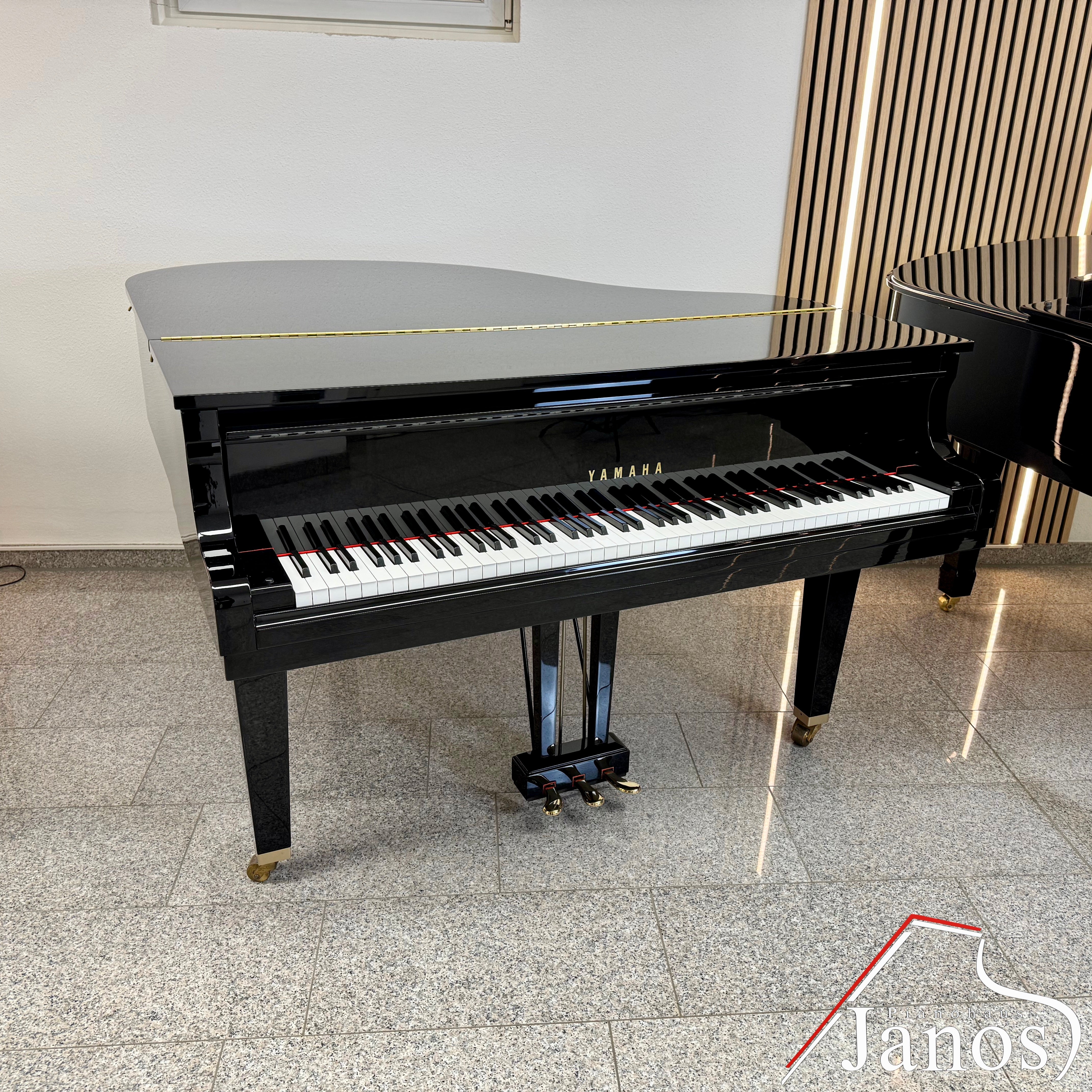 Flügel Yamaha GA1 - Schwarz Hochglanz
