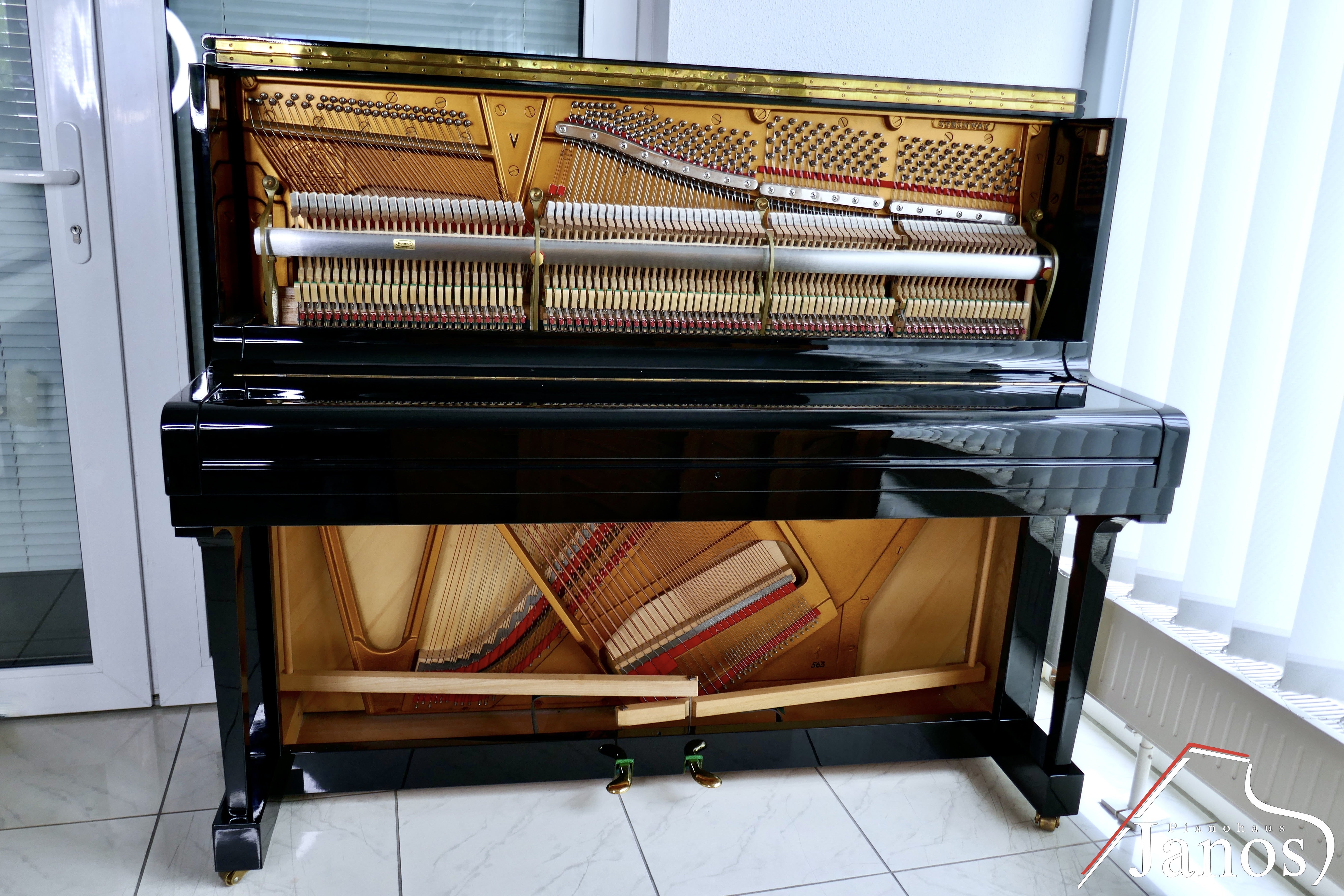 Klavier Steinway & Sons V-125 - Schwarz Hochglanz