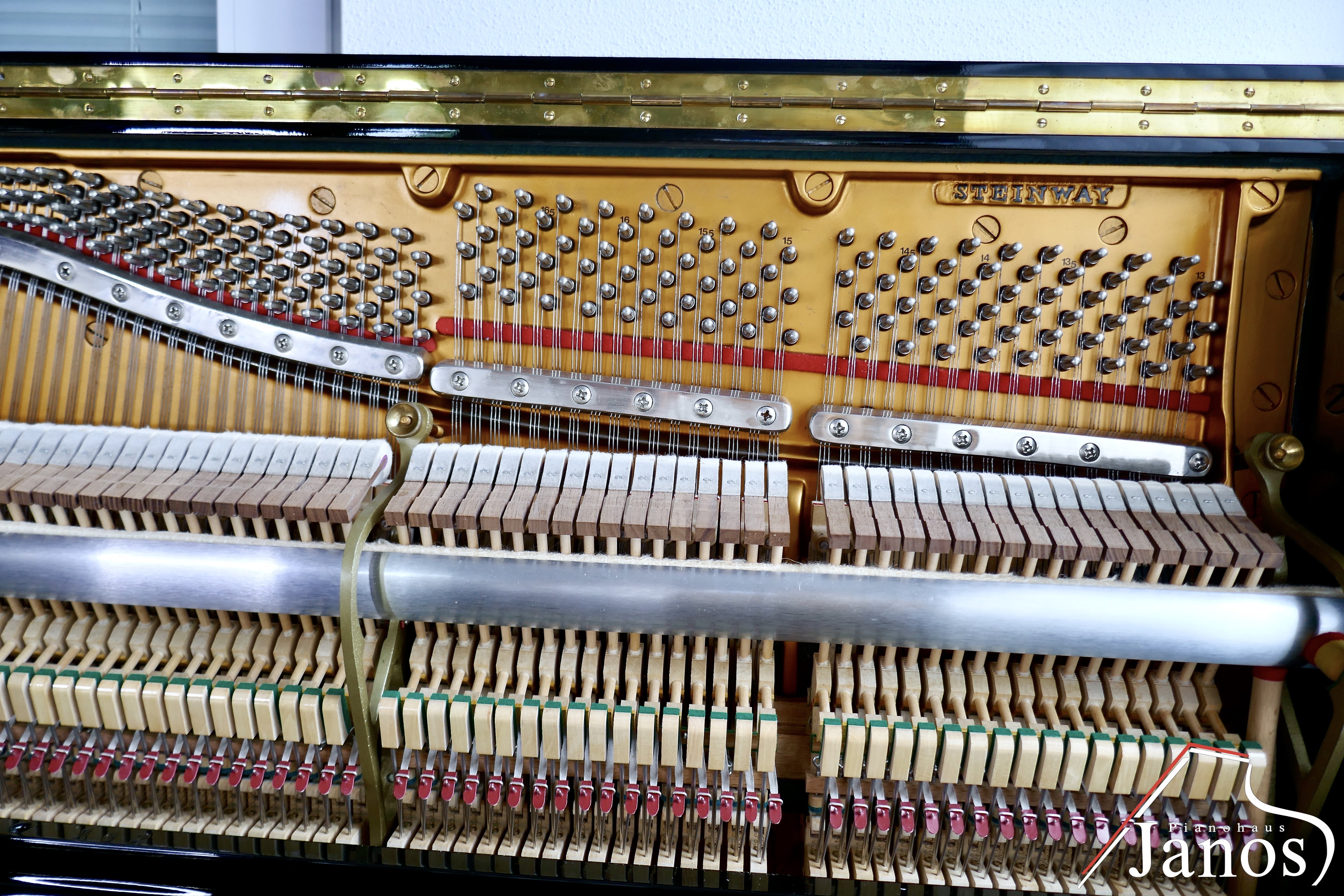 Klavier Steinway & Sons V-125 - Schwarz Hochglanz