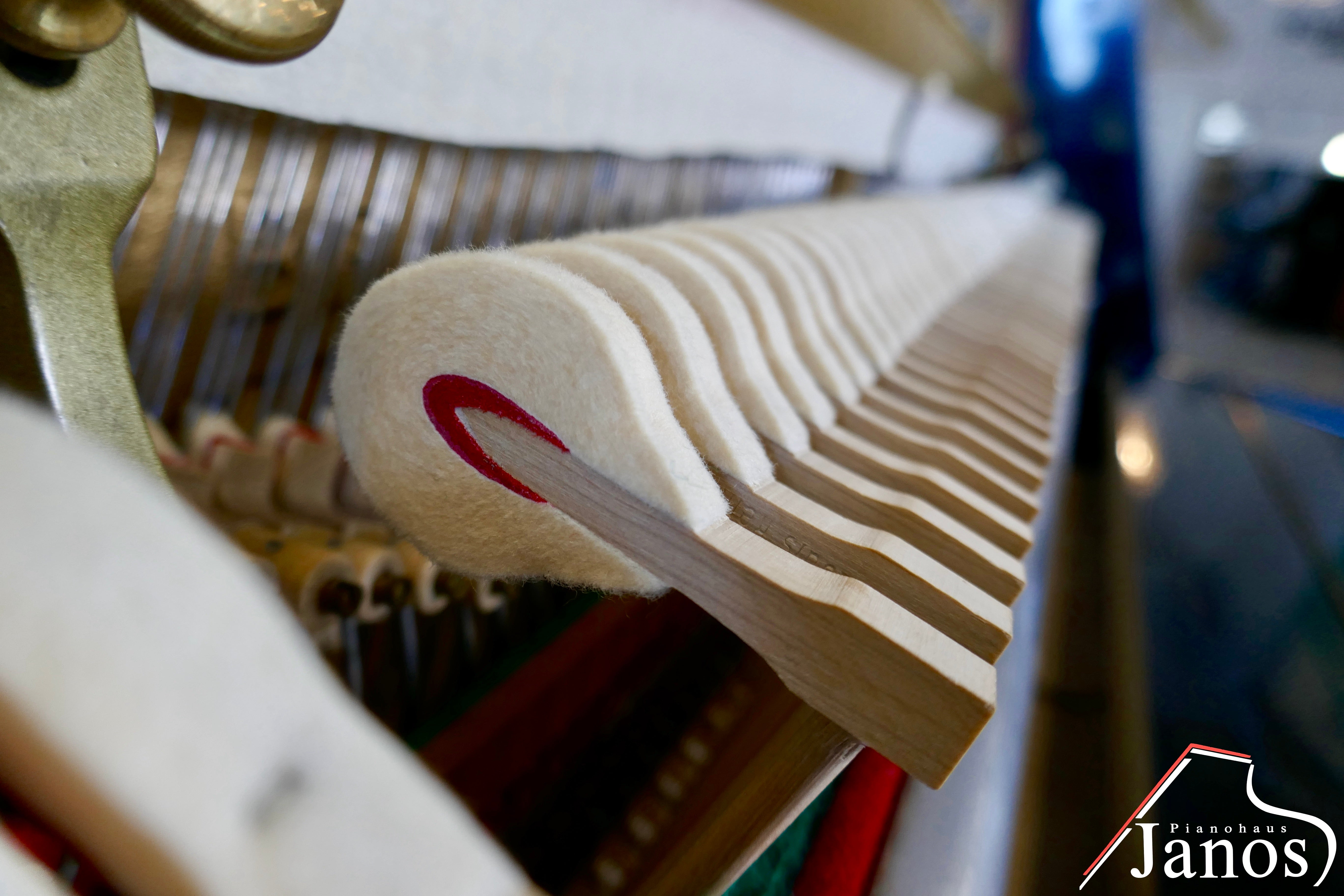 Klavier Schimmel 112 Design Exclusive - Schwarz Hochglanz