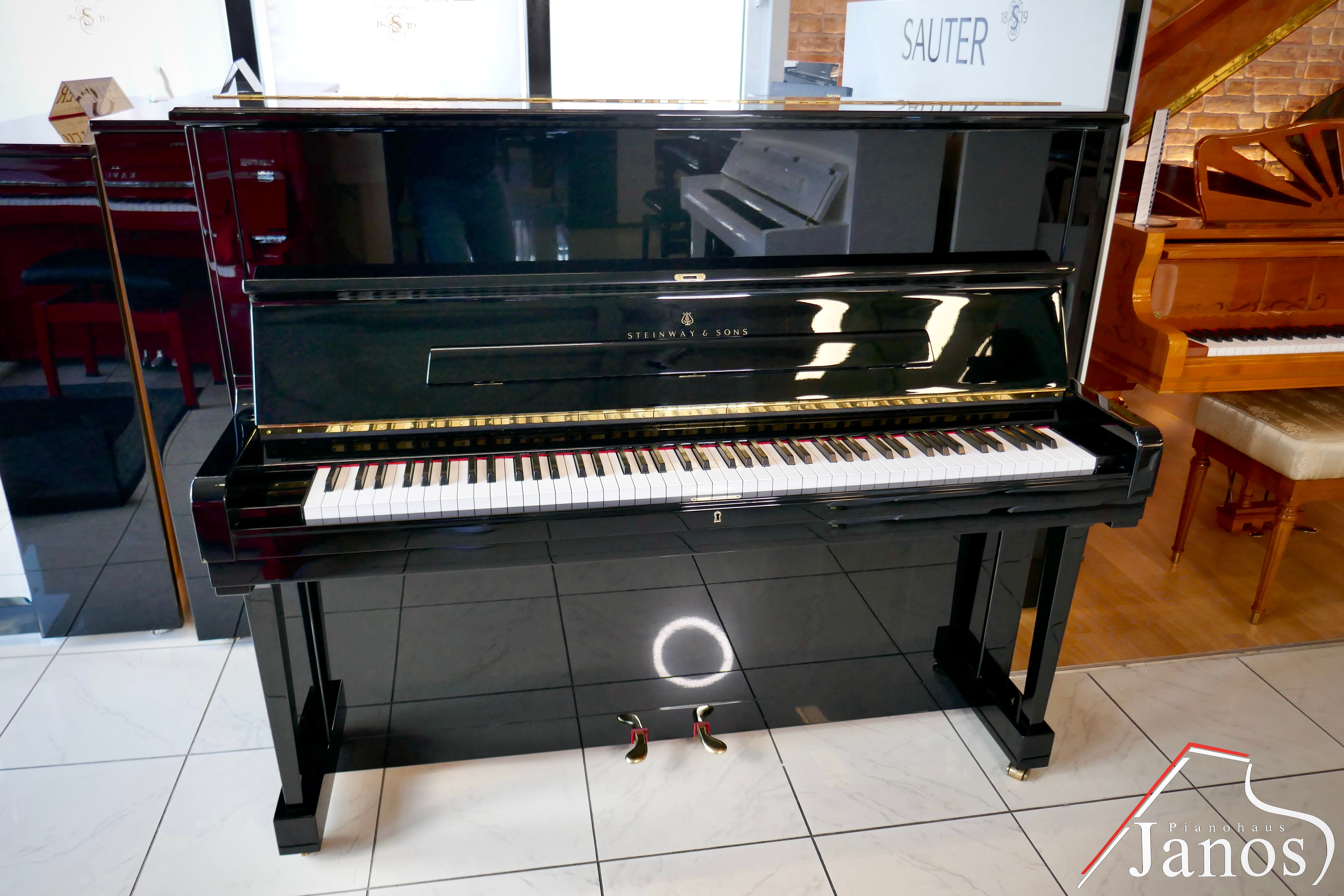 Klavier Steinway & Sons K-132 - Schwarz Hochglanz
