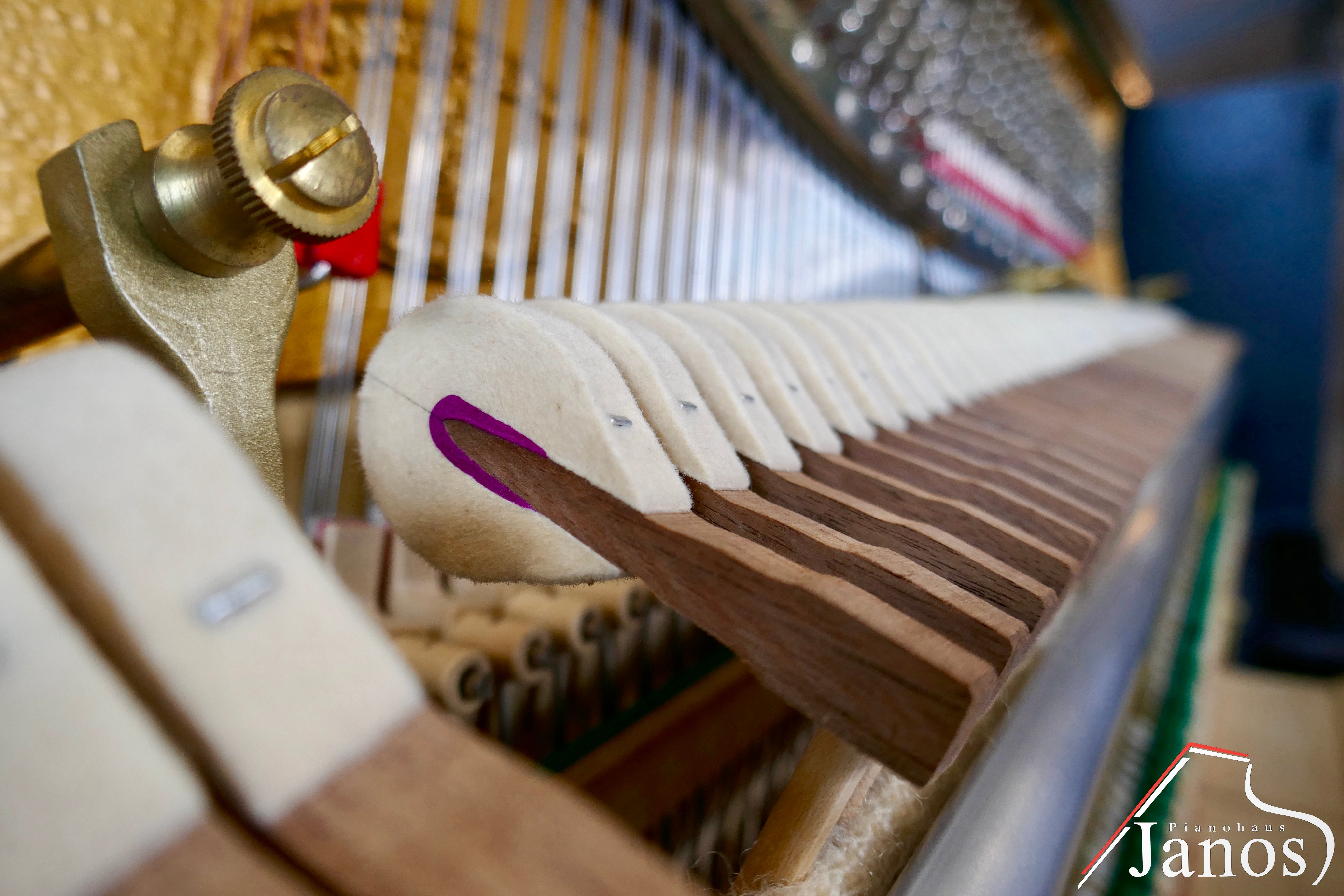 Klavier Steinway & Sons K-132 - Schwarz Hochglanz