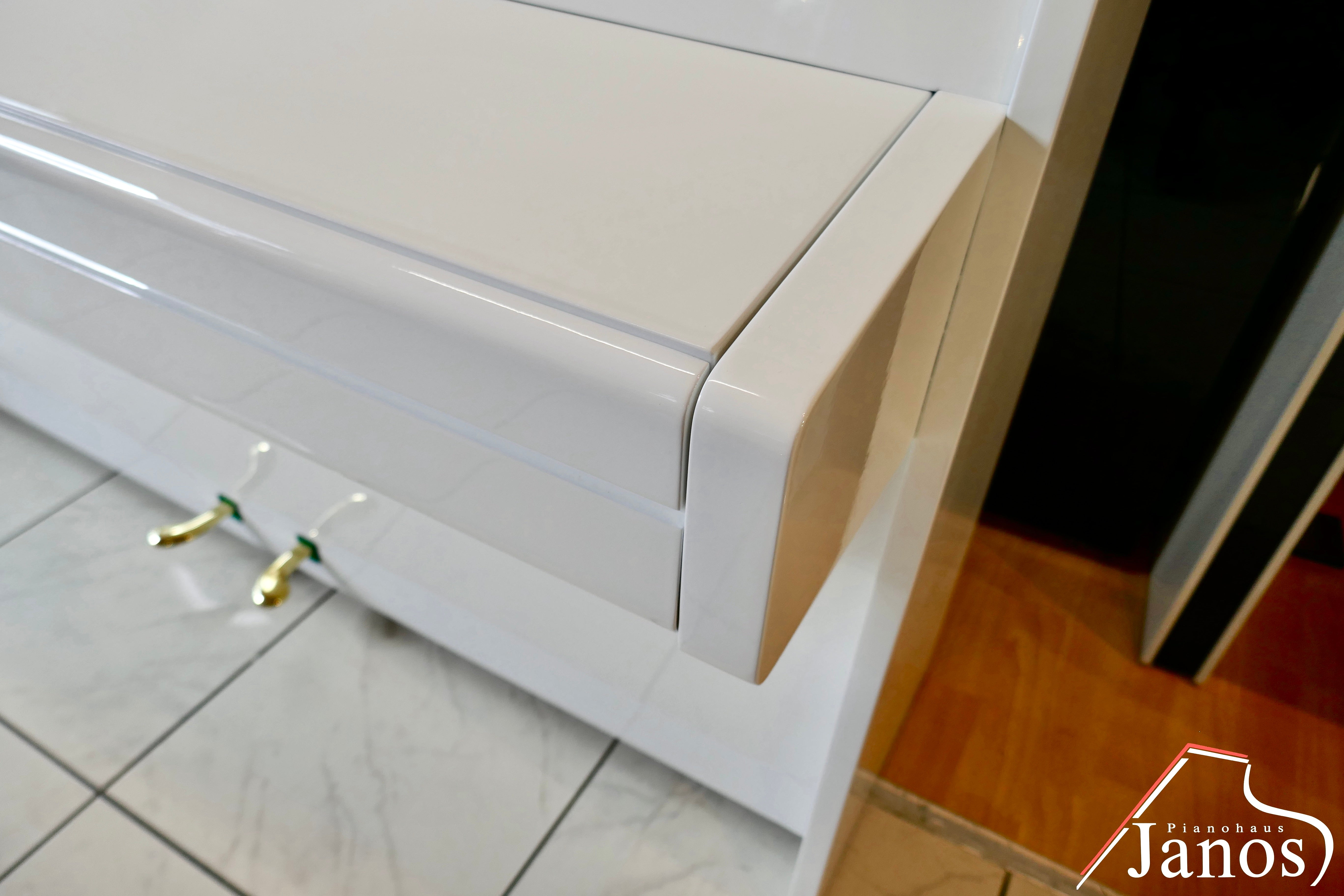 Klavier Steinway & Sons F-104 - Weiß Hochglanz