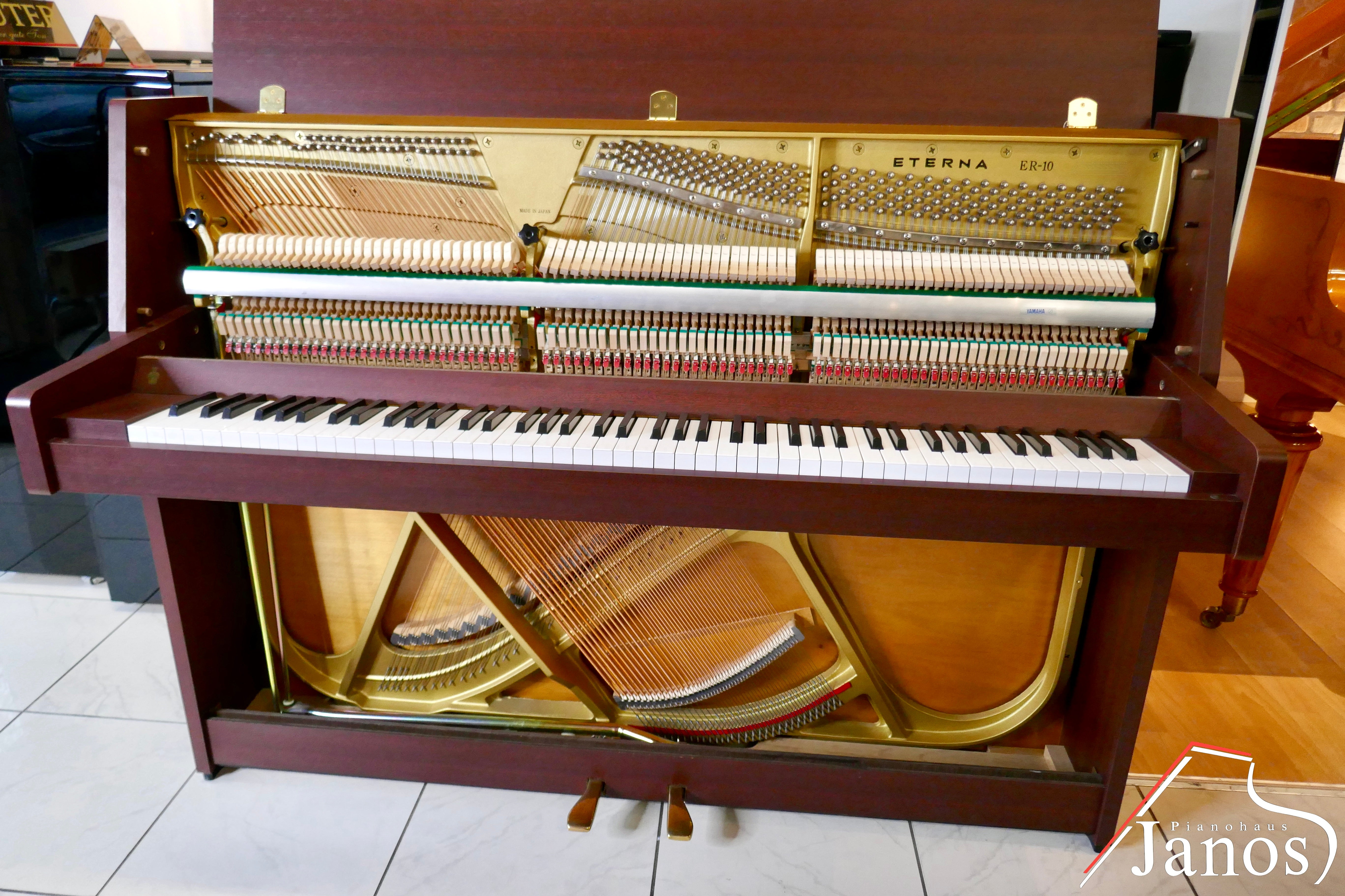 Klavier Yamaha Eterna ER-10 - Mahagoni Matt