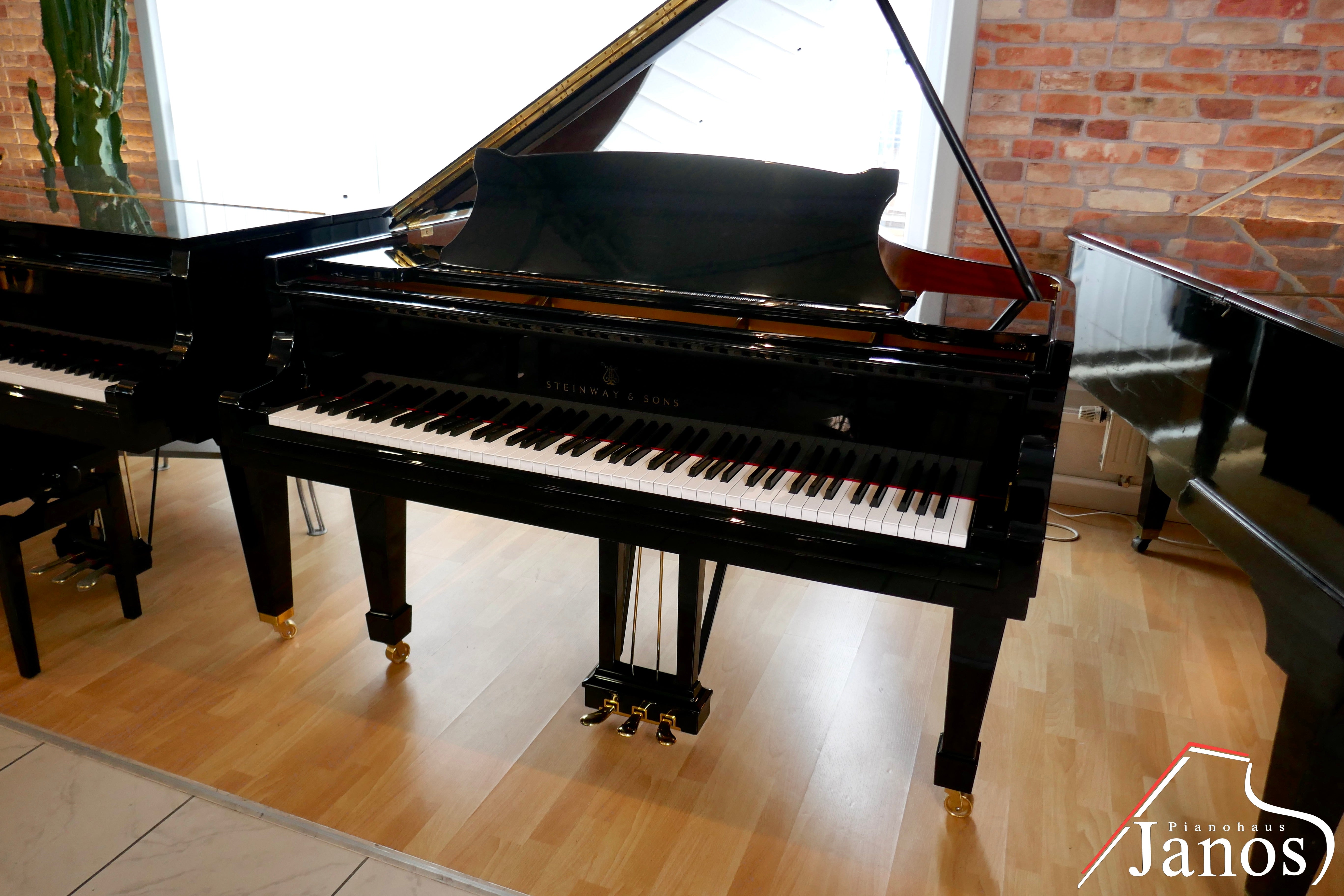 Flügel Steinway & Sons O-180 - Schwarz Hochglanz