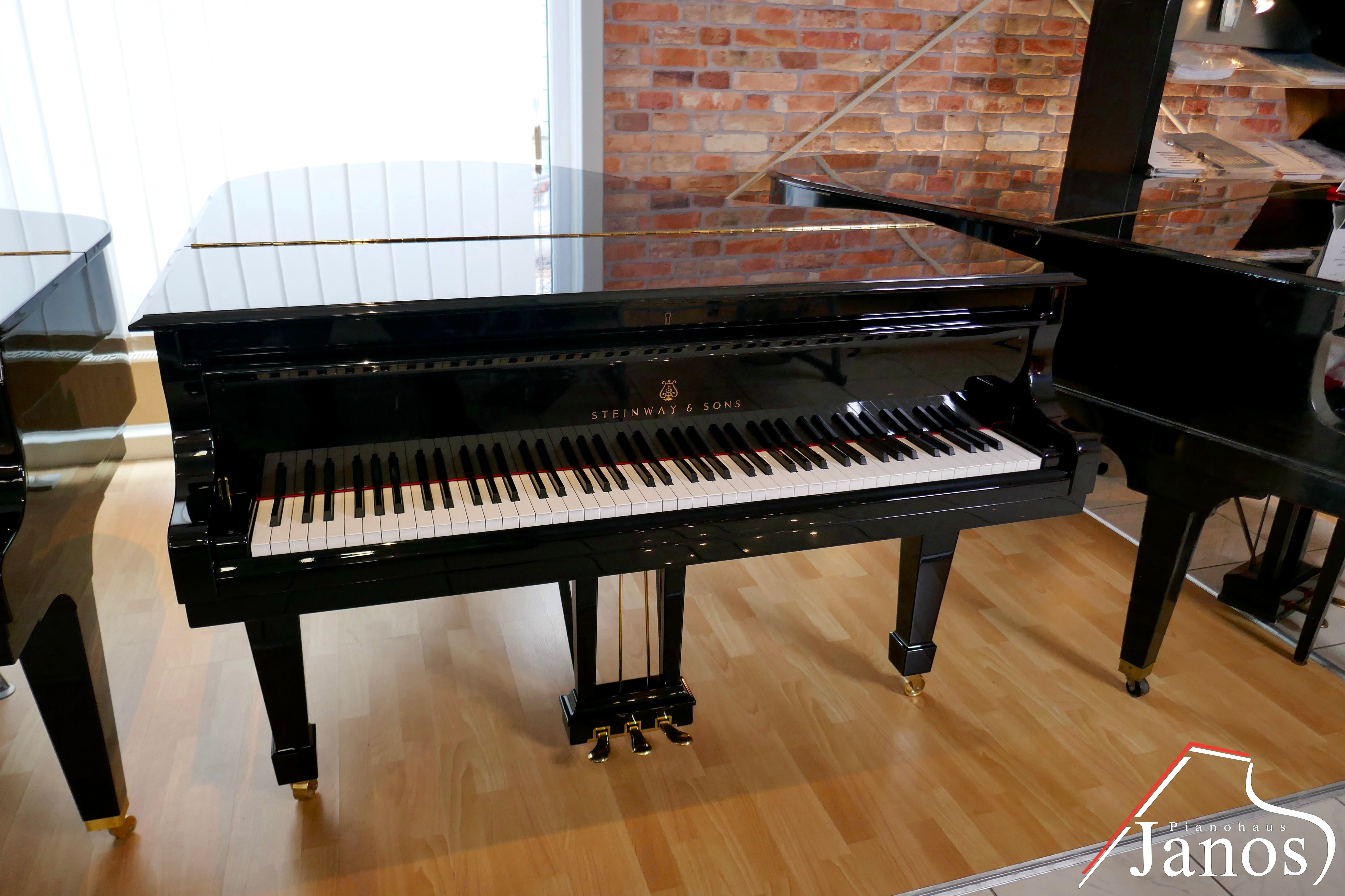 Flügel Steinway & Sons O-180 - Schwarz Hochglanz