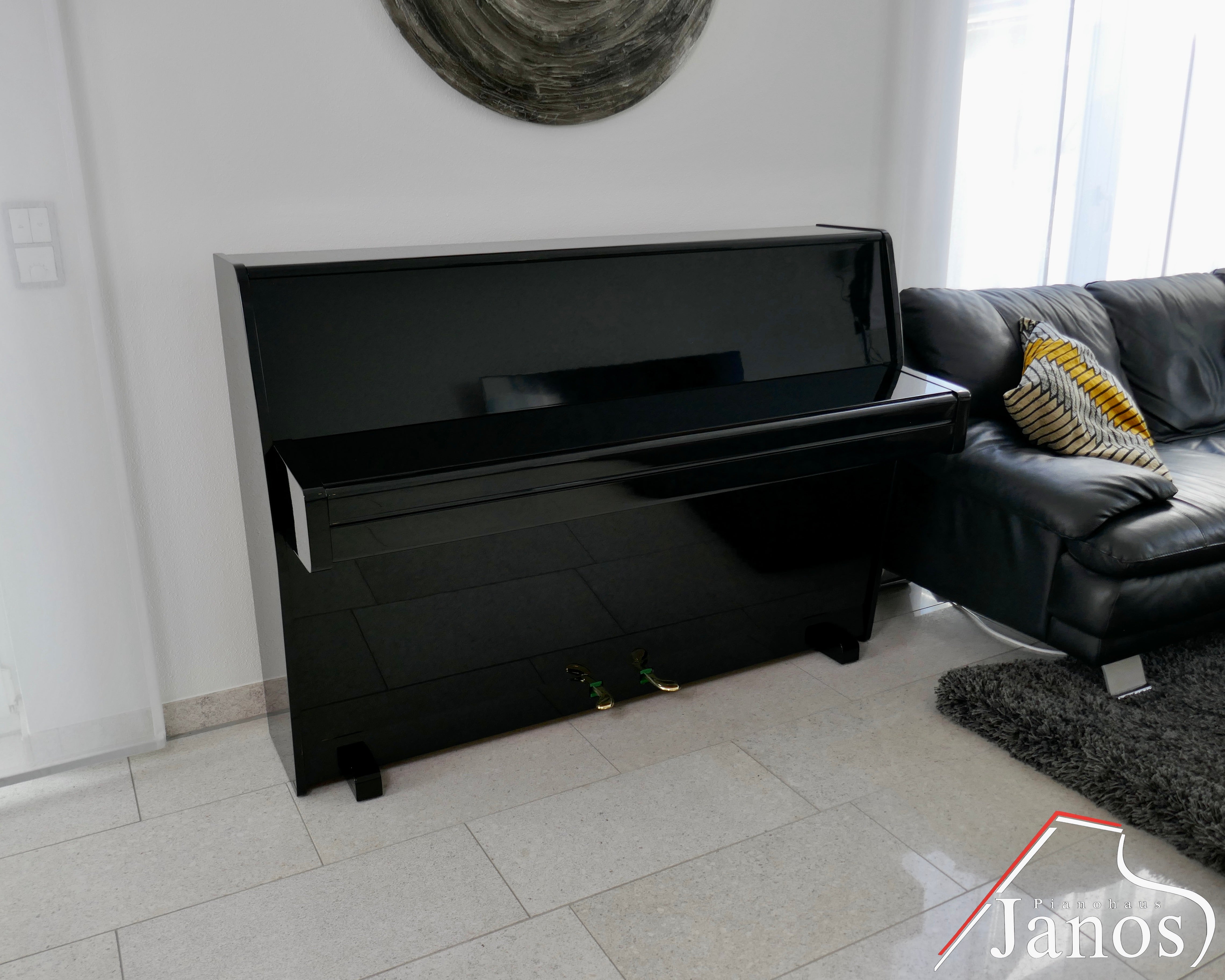 Klavier Steinway & Sons F-104