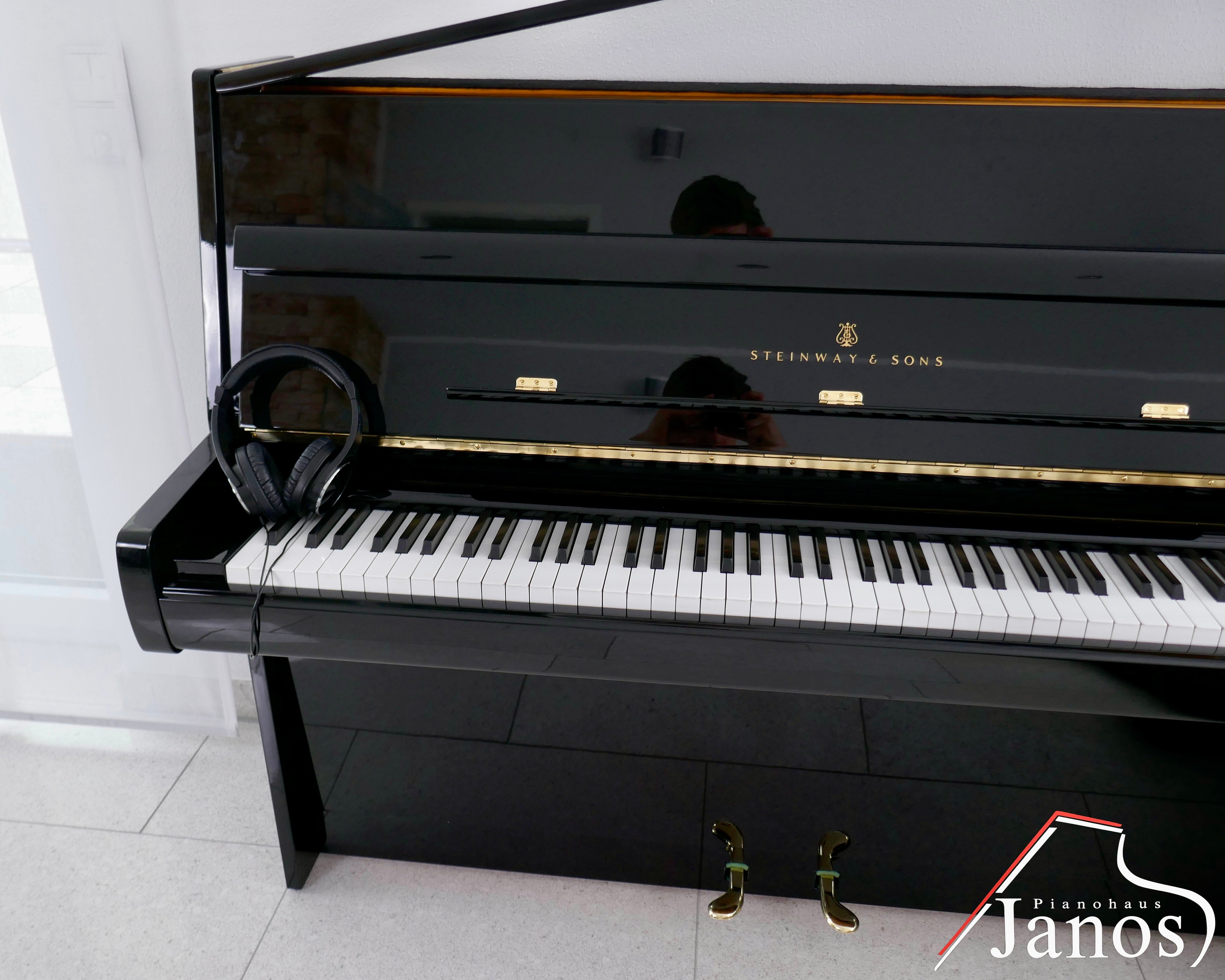 Klavier Steinway & Sons Z-114 - mit Silent System