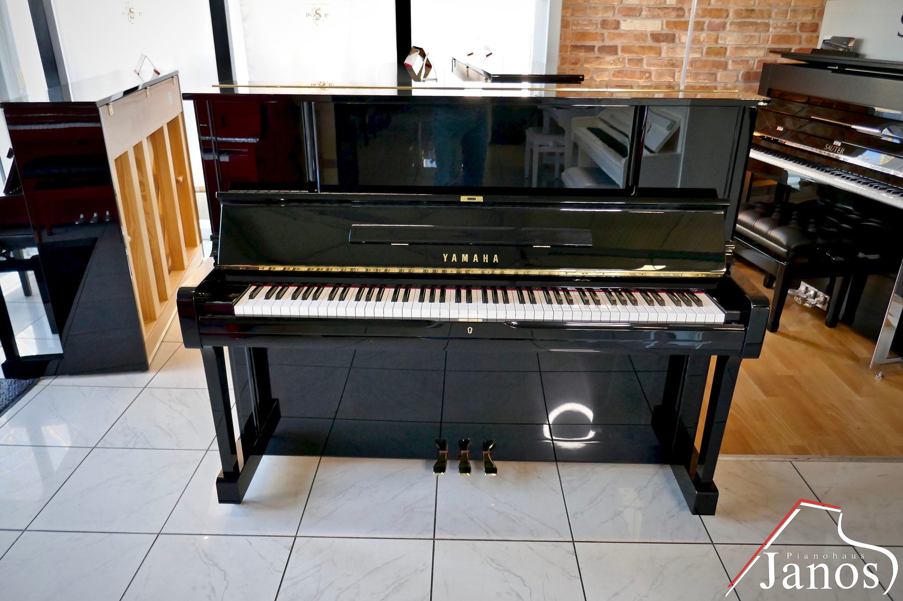 Klavier Yamaha YUS - Schwarz Hochglanz