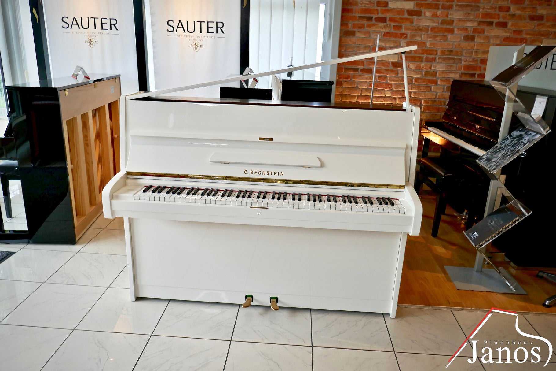 Klavier C. Bechstein 12 N - Weiß Hochglanz