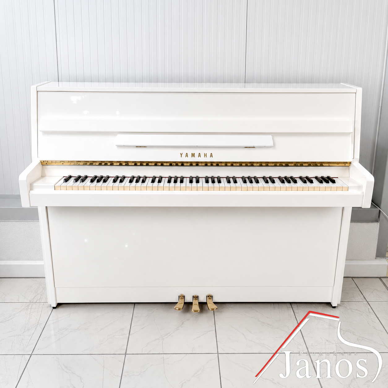 Klavier Yamaha M108 - Weiß Hochglanz