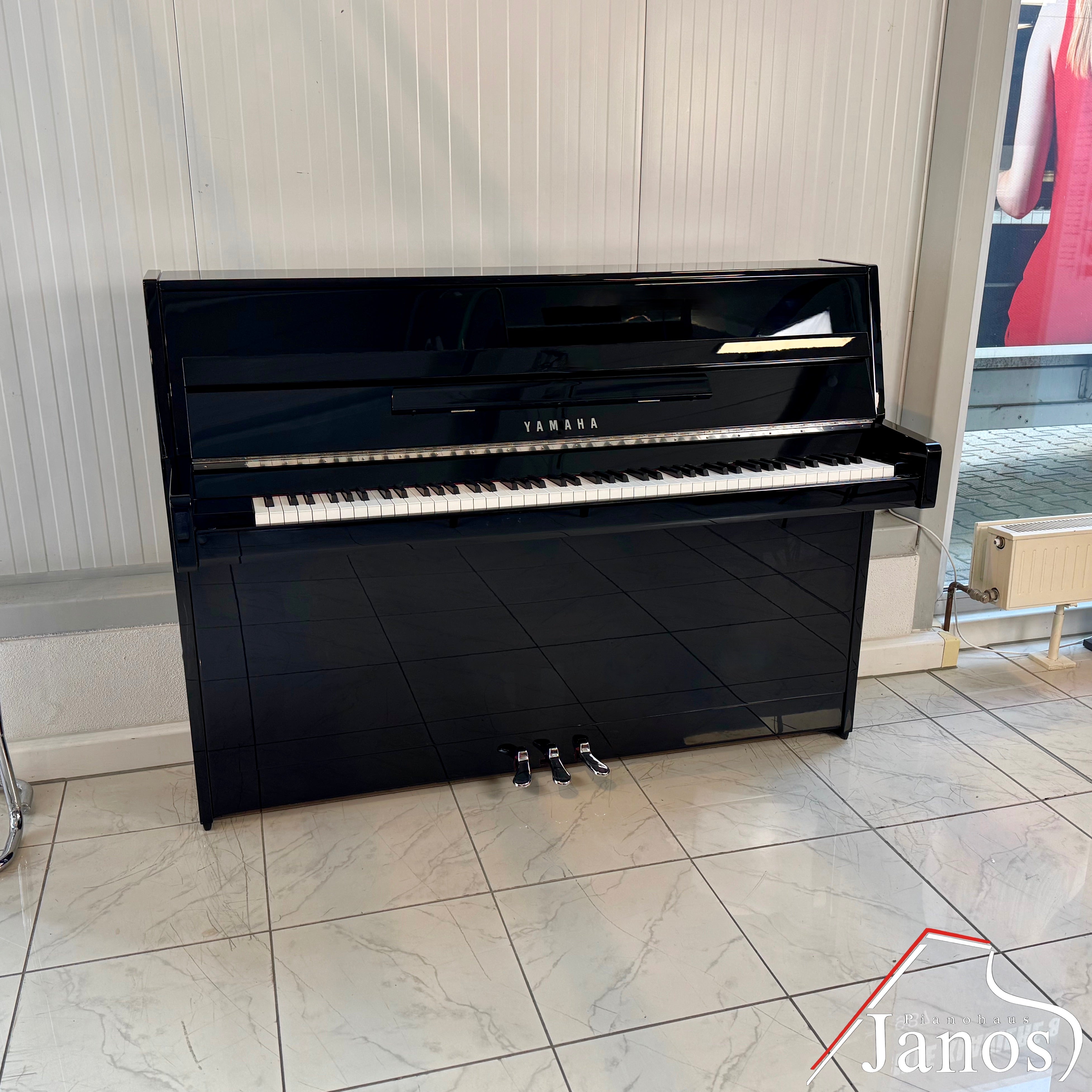 Klavier Yamaha b1 PEC - Schwarz Hochglanz