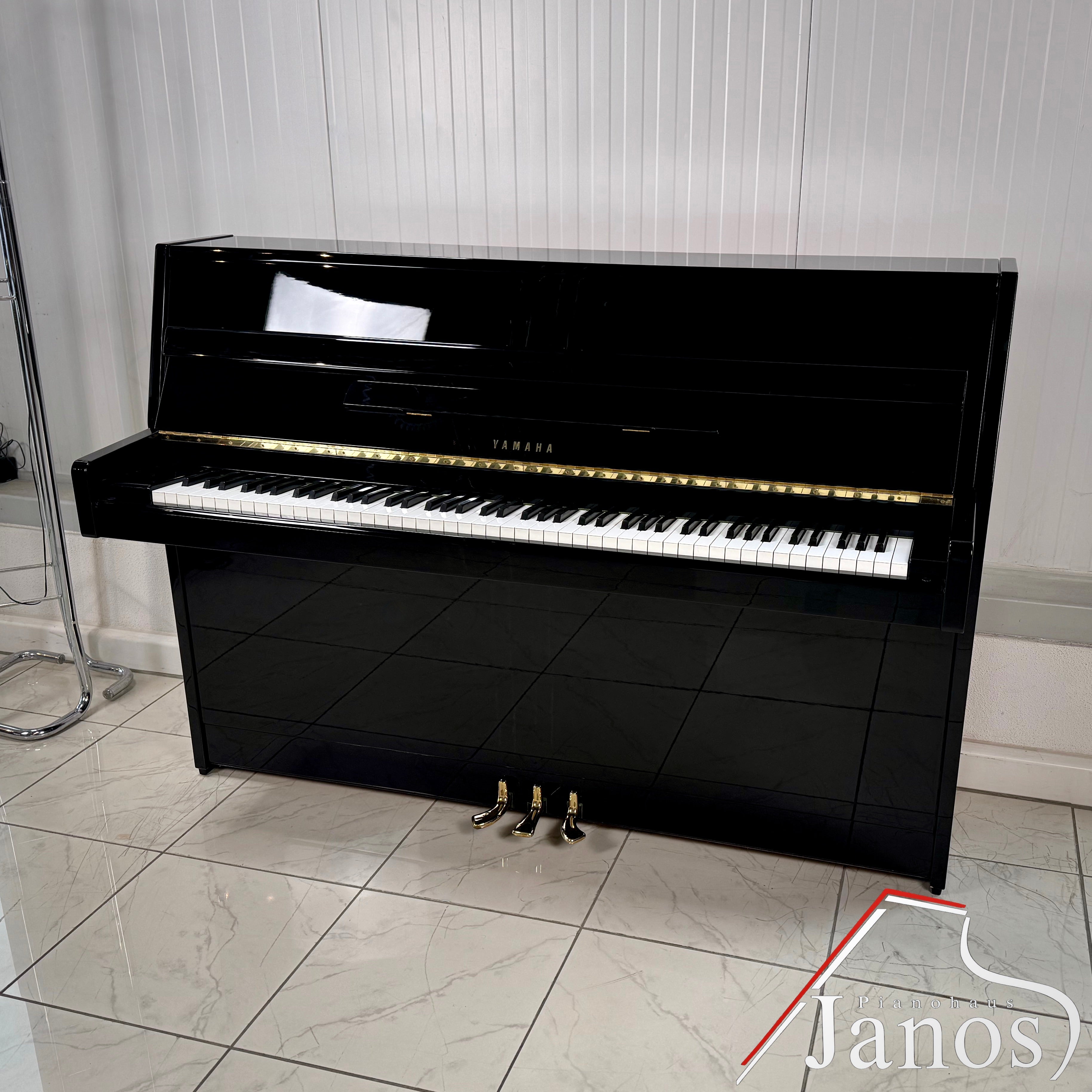 Klavier Yamaha M5J - Schwarz Hochglanz