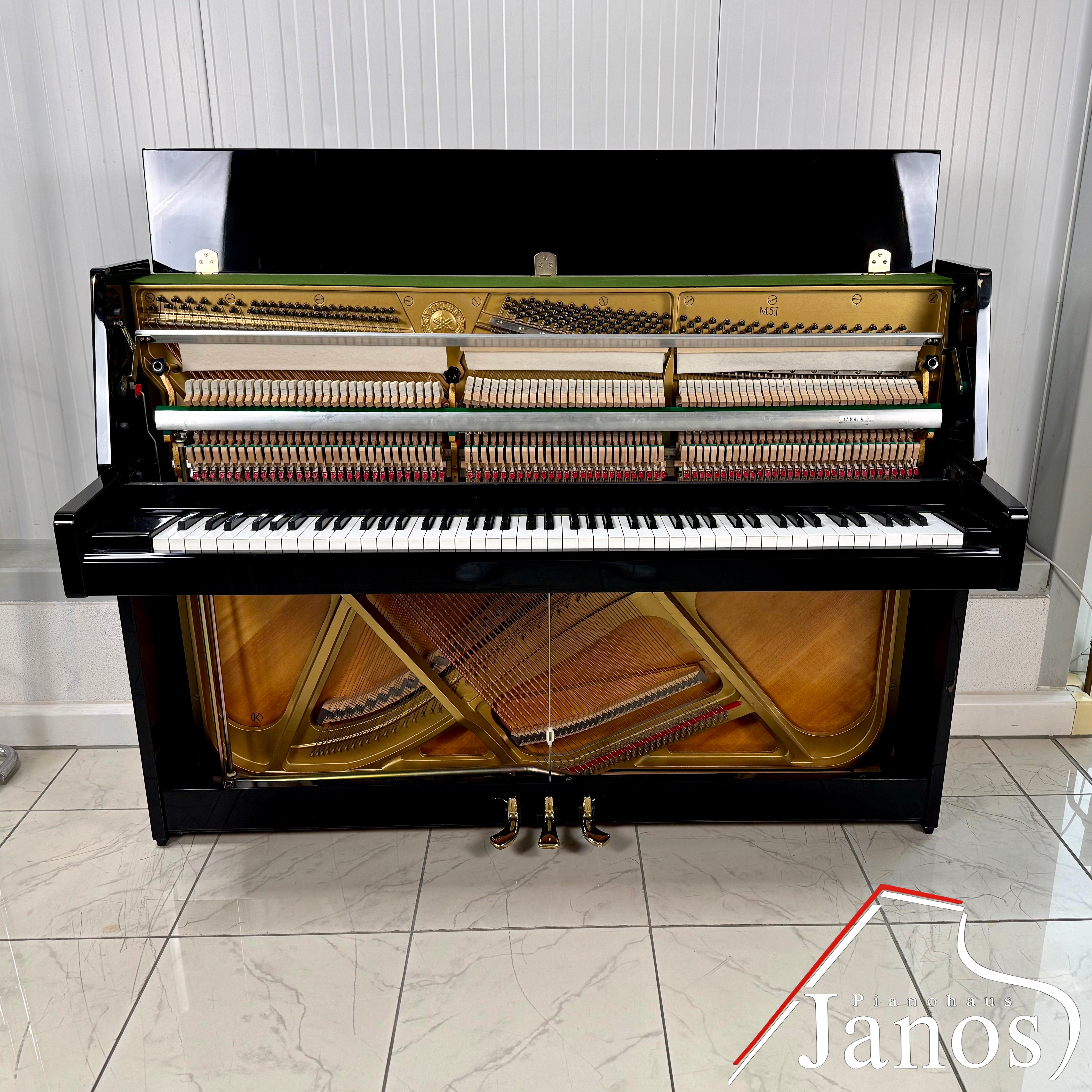 Klavier Yamaha M5J - Schwarz Hochglanz