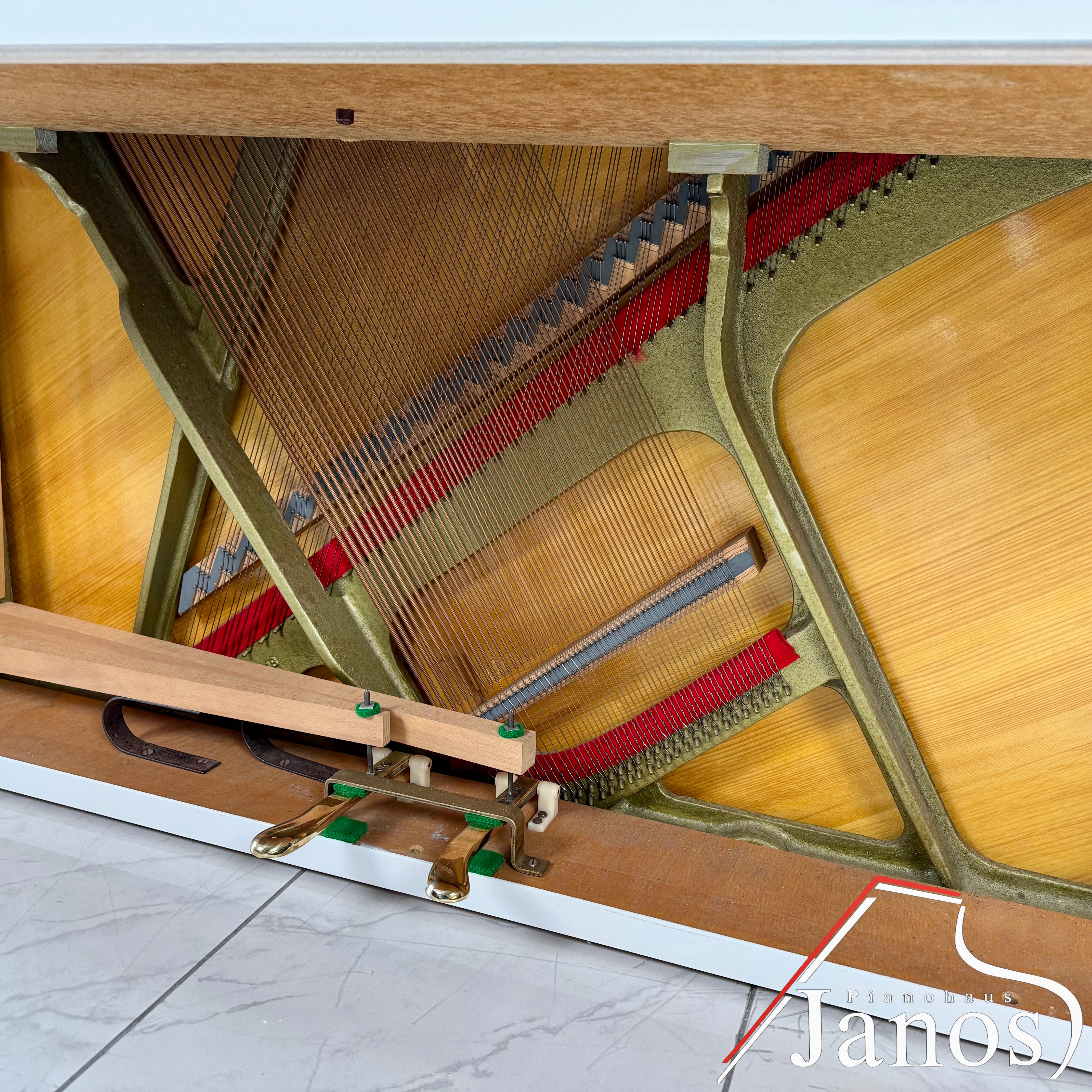 Klavier May Berlin by Schimmel - Weiß - Mietangebot