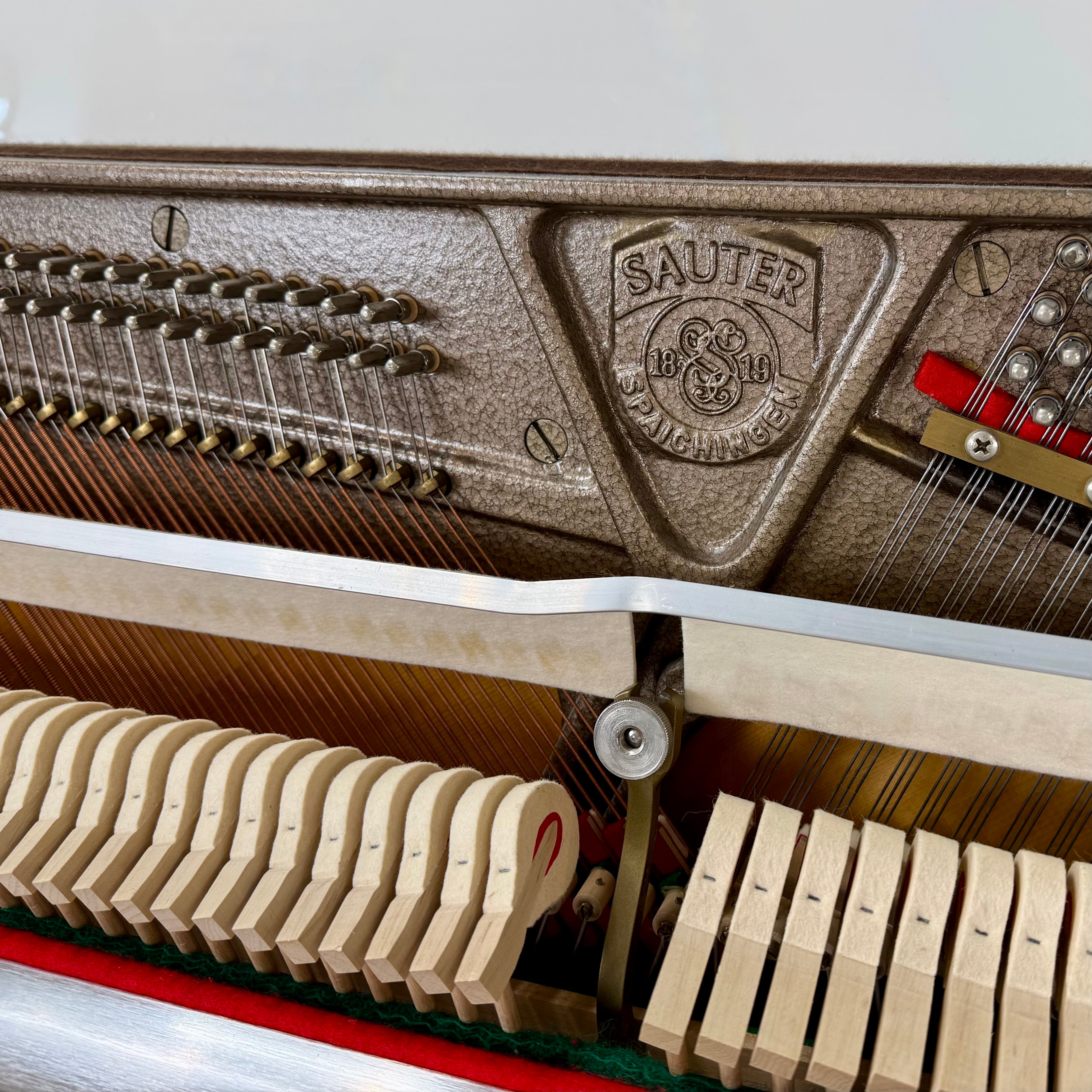Klavier Sauter 113 RR - Weiß Hochglanz