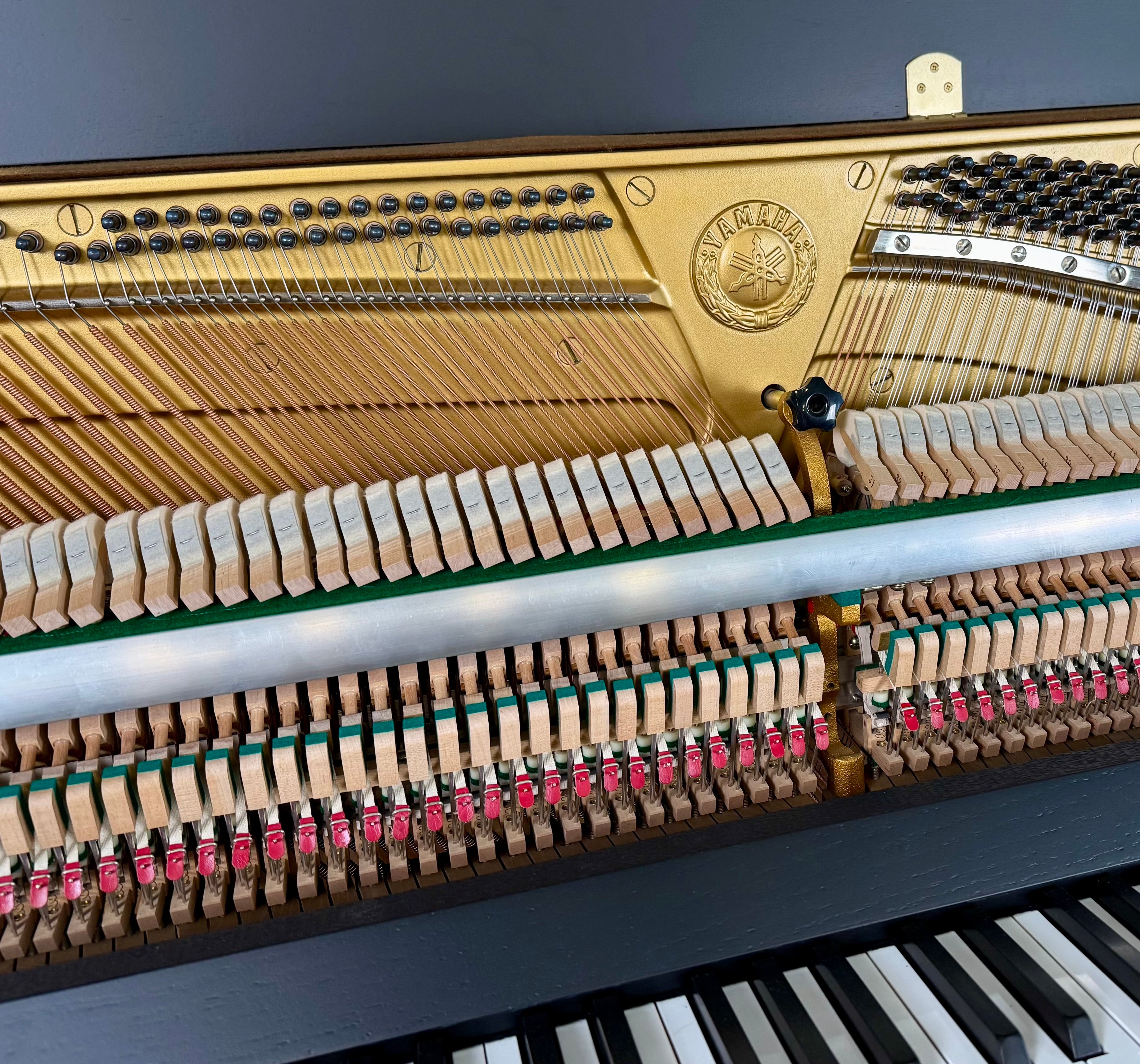 Klavier Yamaha M1J - Schwarz Matt