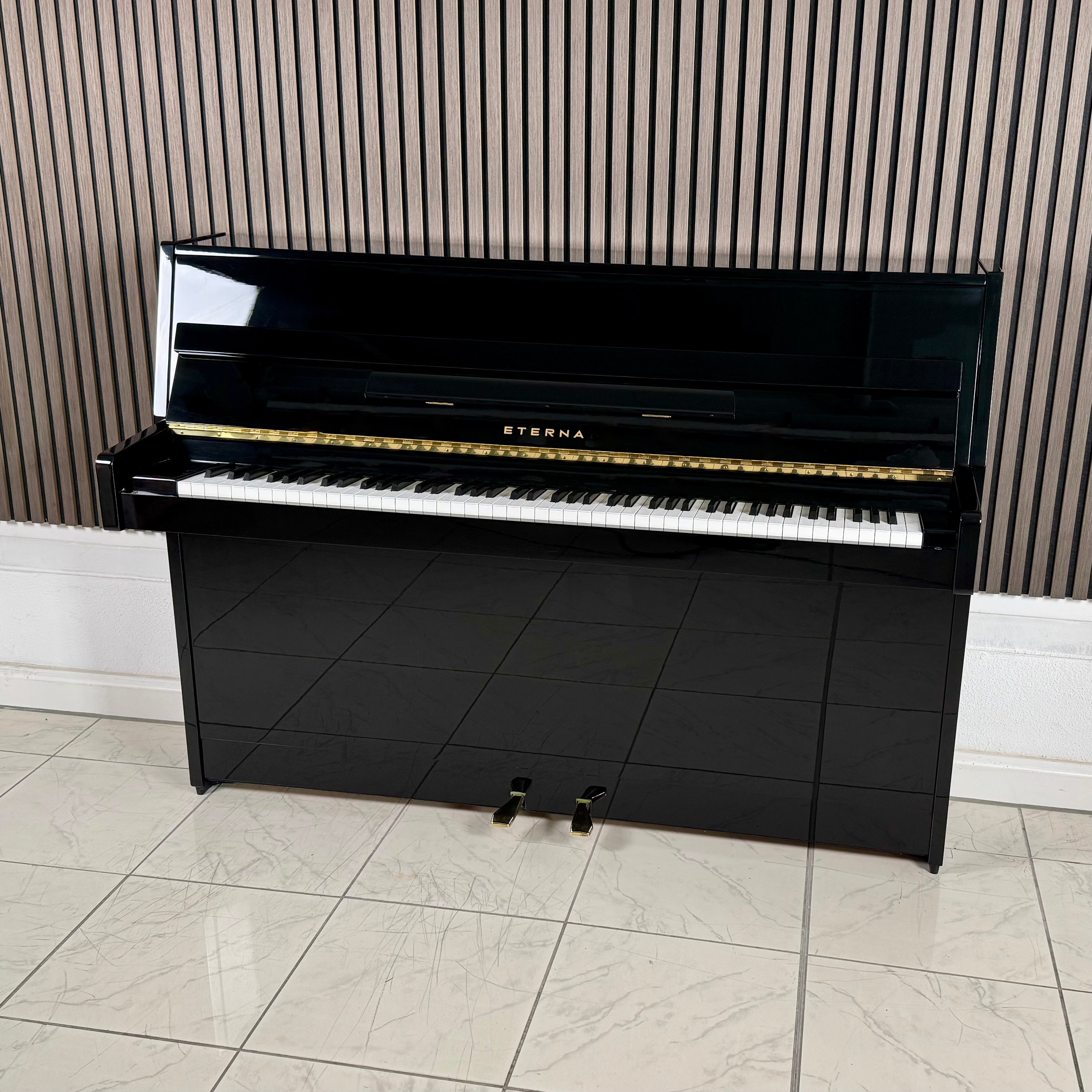 Klavier Eterna ER-10 - Schwarz Hochglanz - by Yamaha