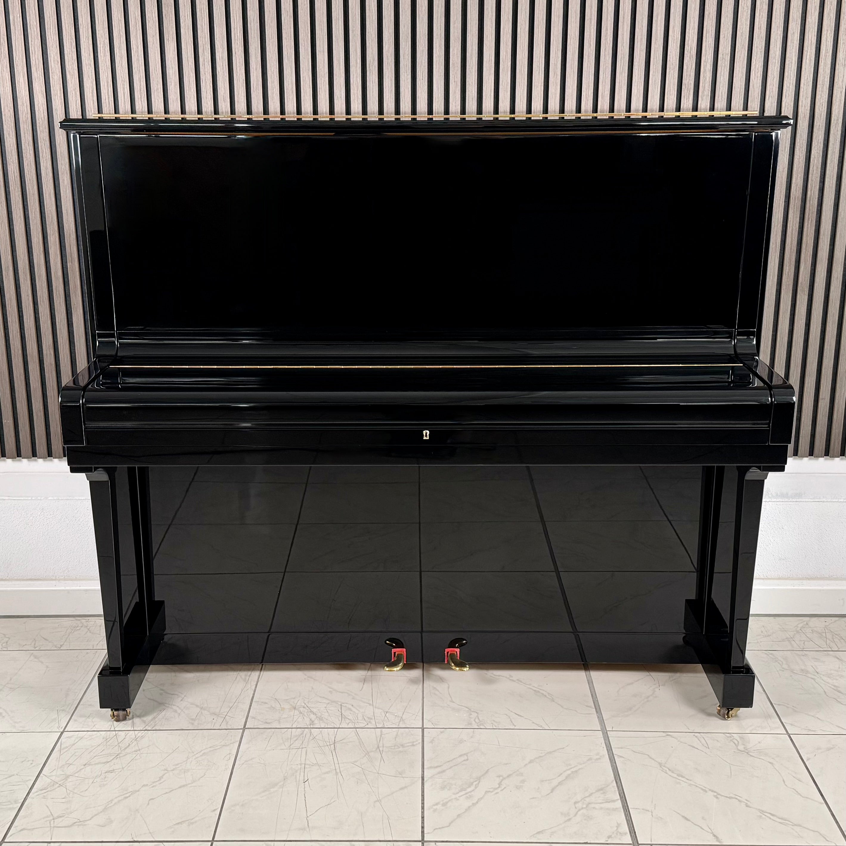 Klavier Steinway & Sons K-132 - Schwarz Hochglanz