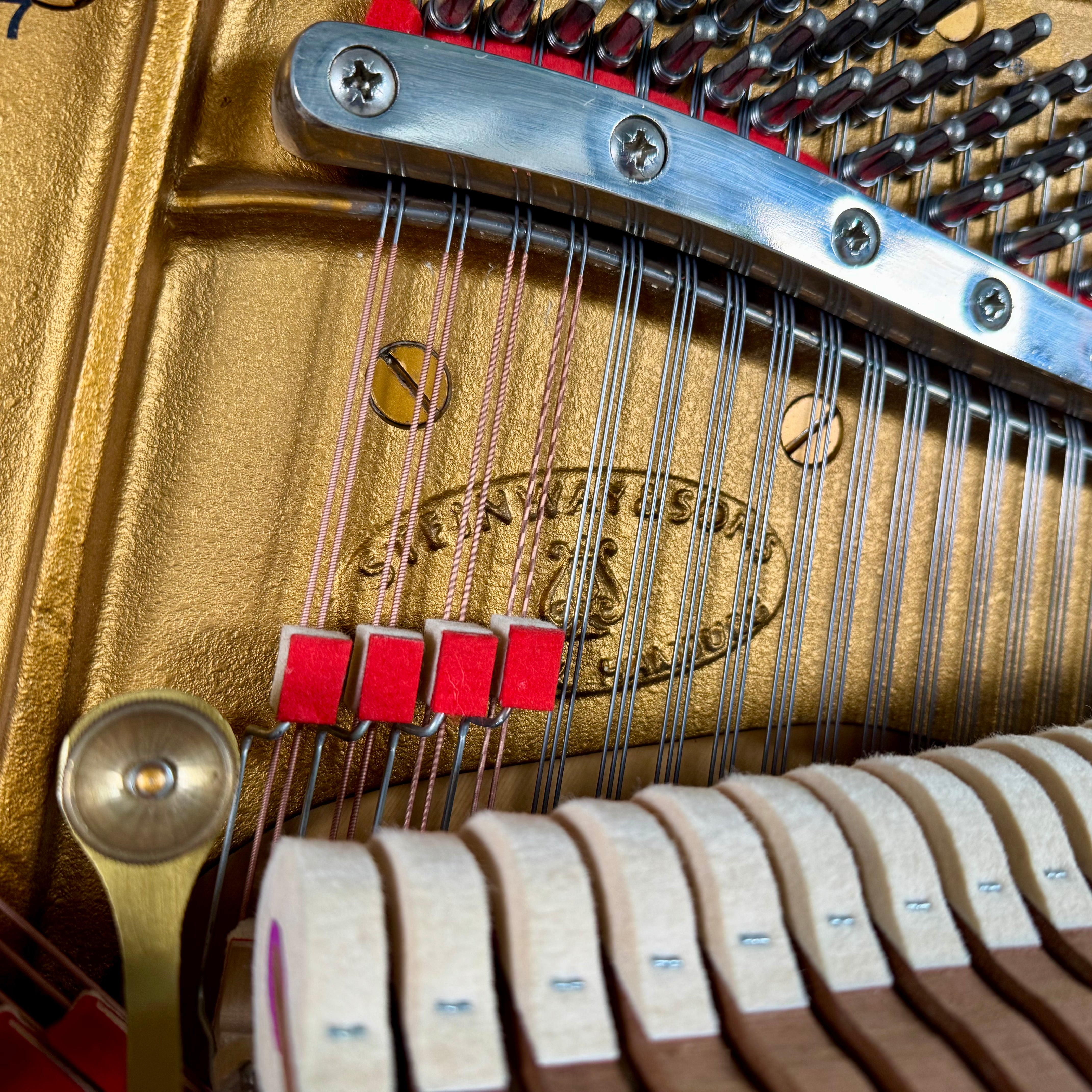 Klavier Steinway & Sons K-132 - Schwarz Hochglanz