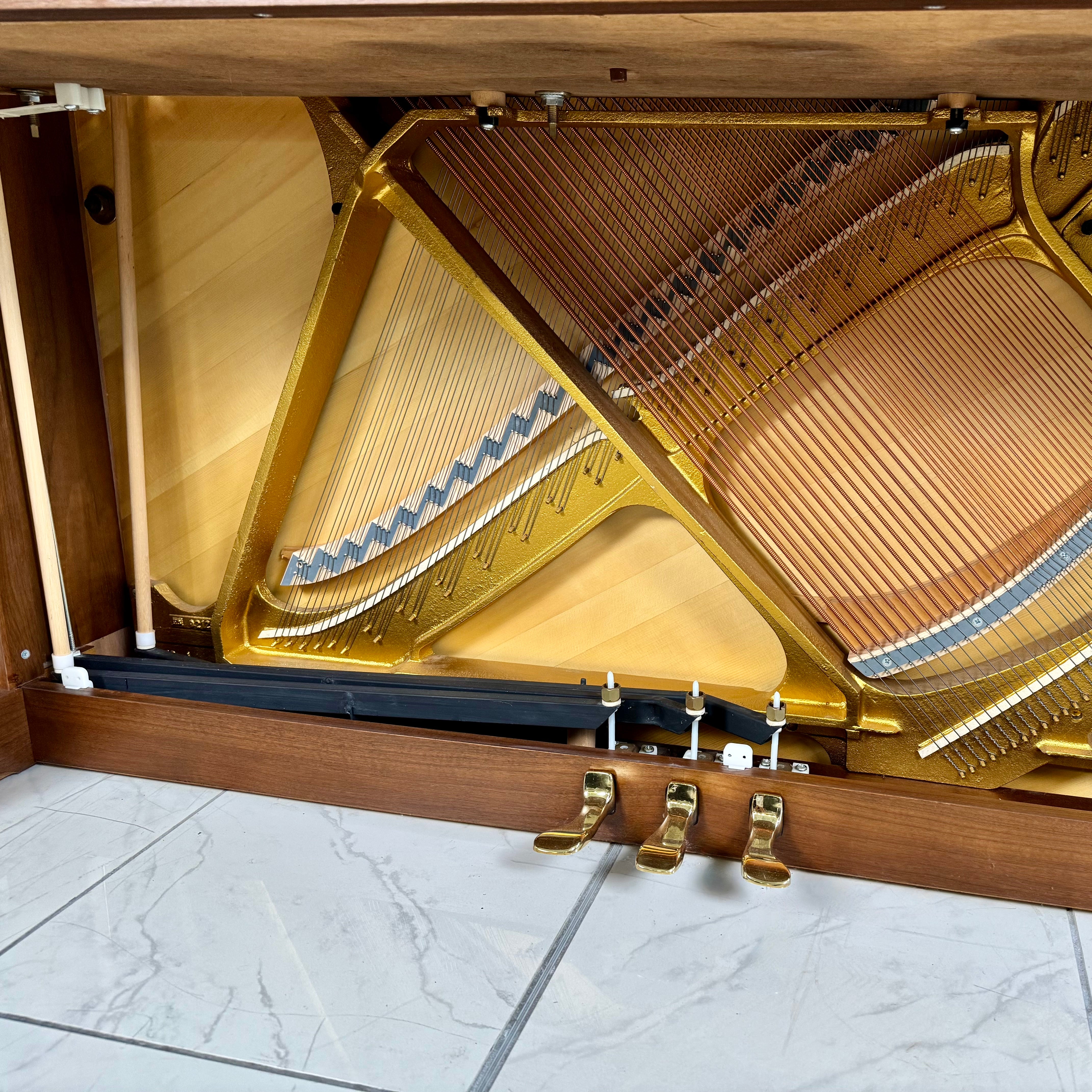 Klavier Schimmel 118 T - Nussbaum Satiniert