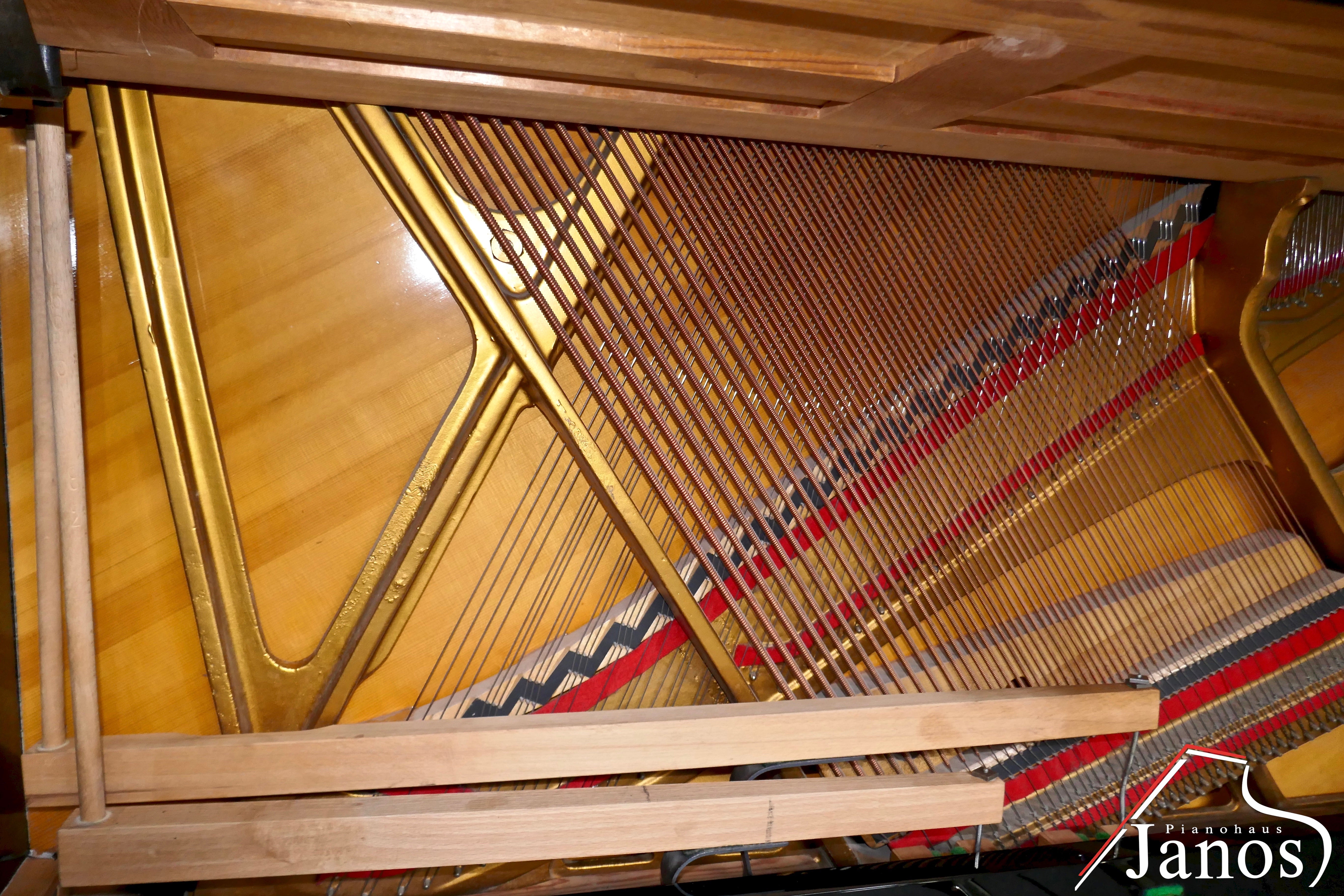 Klavier Steinway & Sons F-104 - Schwarz Hochglanz