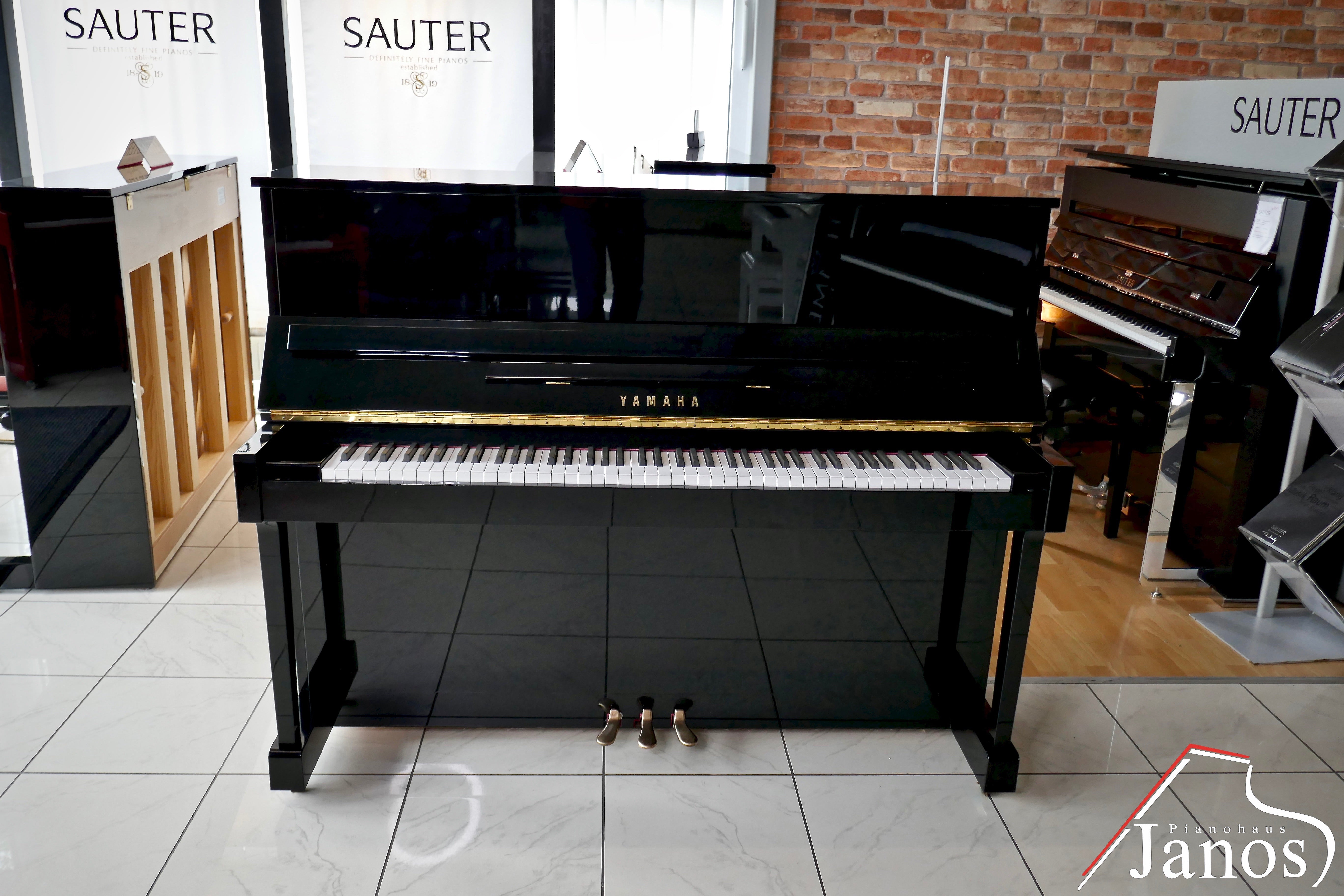 Klavier Yamaha E-121 T - Schwarz Hochglanz