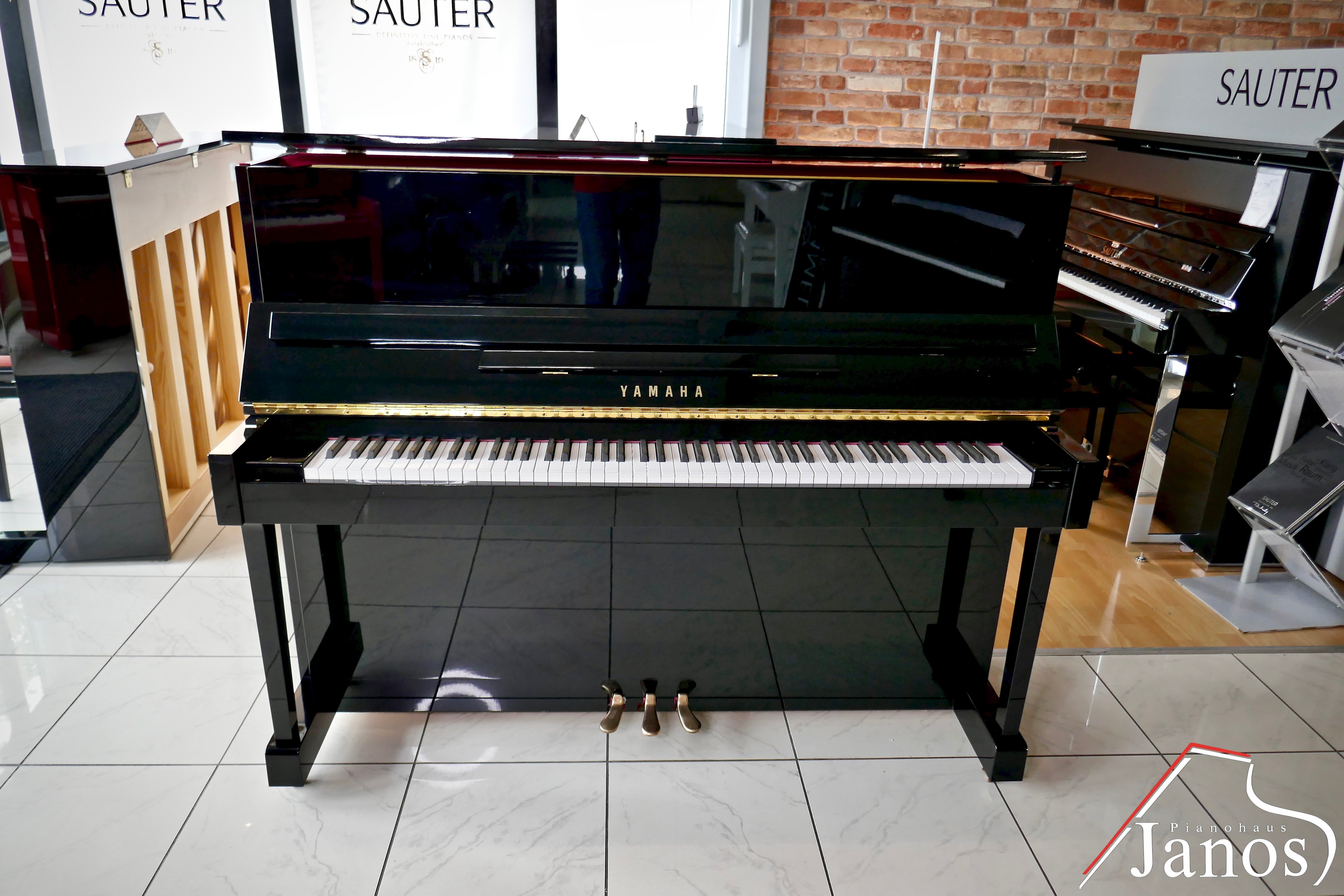 Klavier Yamaha E-121 T - Schwarz Hochglanz