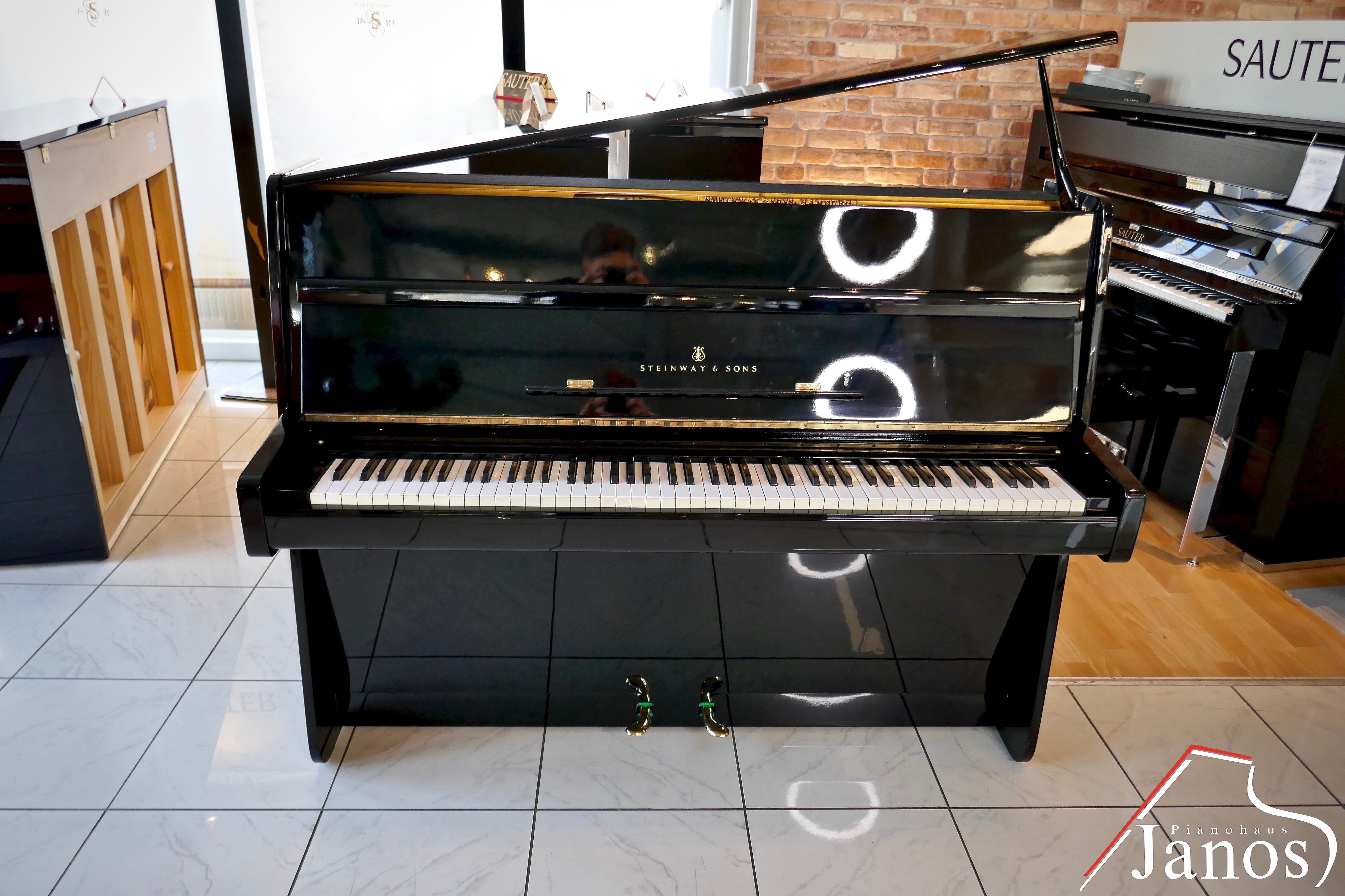 Klavier Steinway & Sons Z-114 - Schwarz Hochglanz