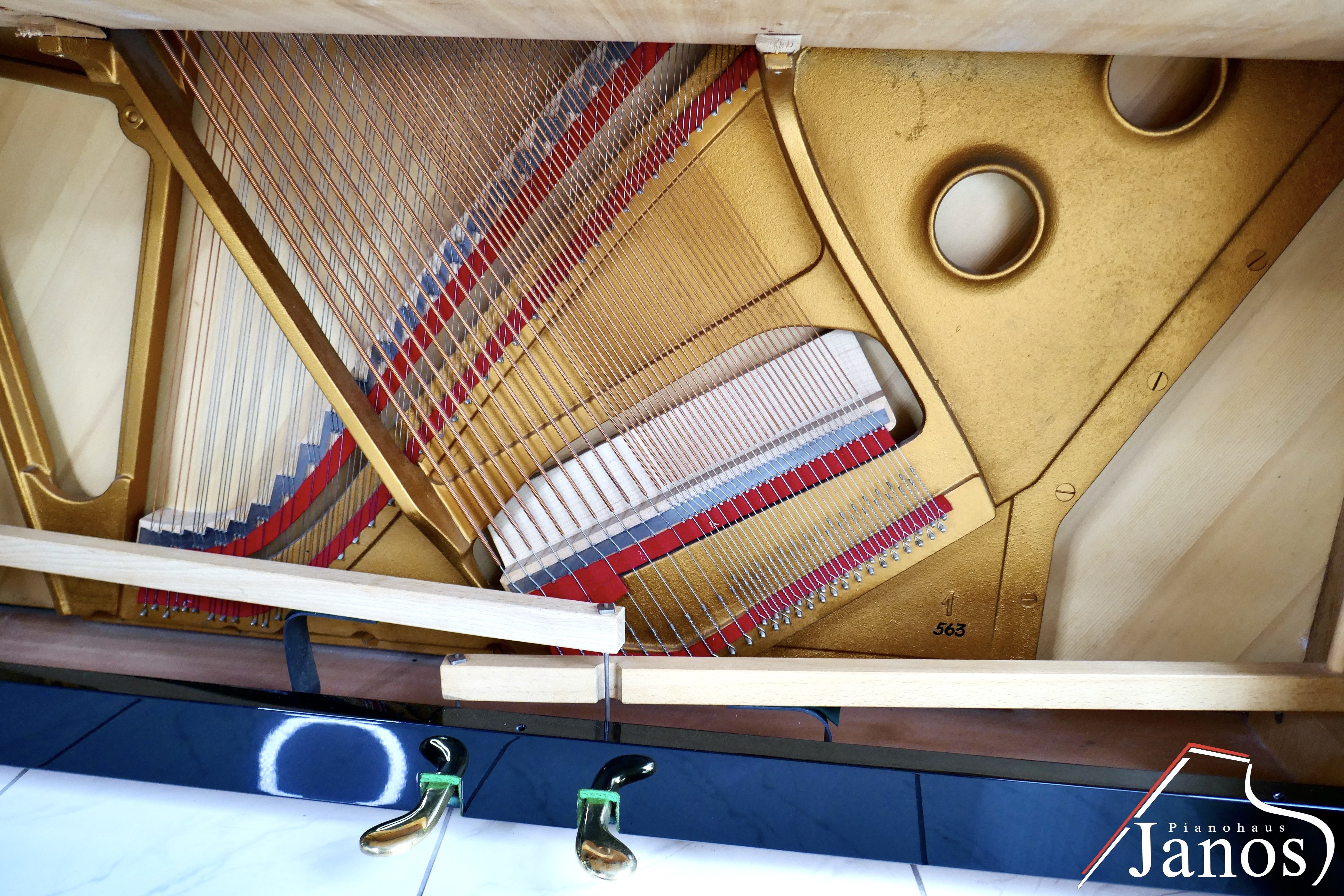 Klavier Steinway & Sons V-125 - Schwarz Hochglanz