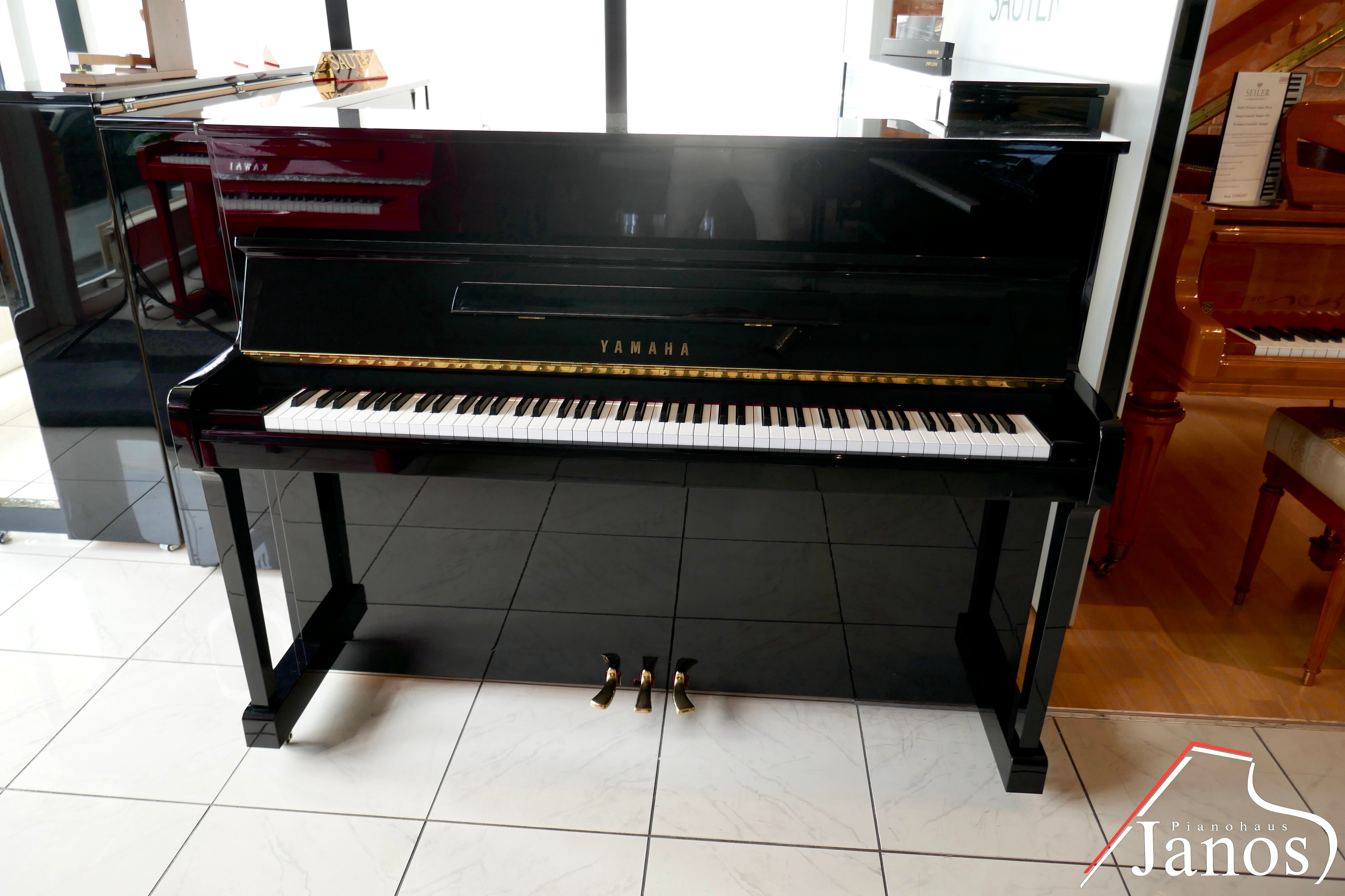 Klavier Yamaha b2PE - Schwarz Hochglanz