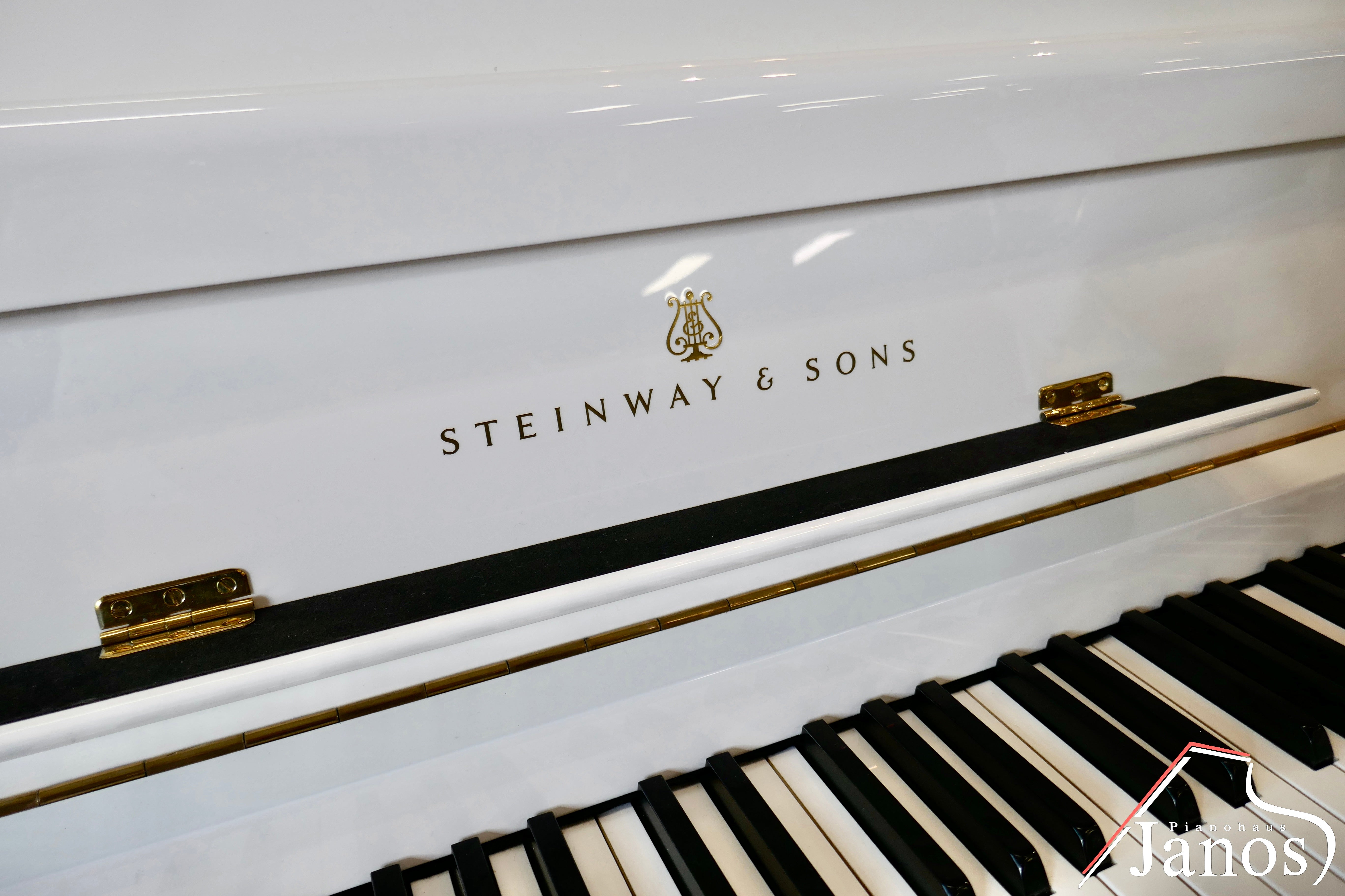 Klavier Steinway & Sons F-104 - Weiß Hochglanz
