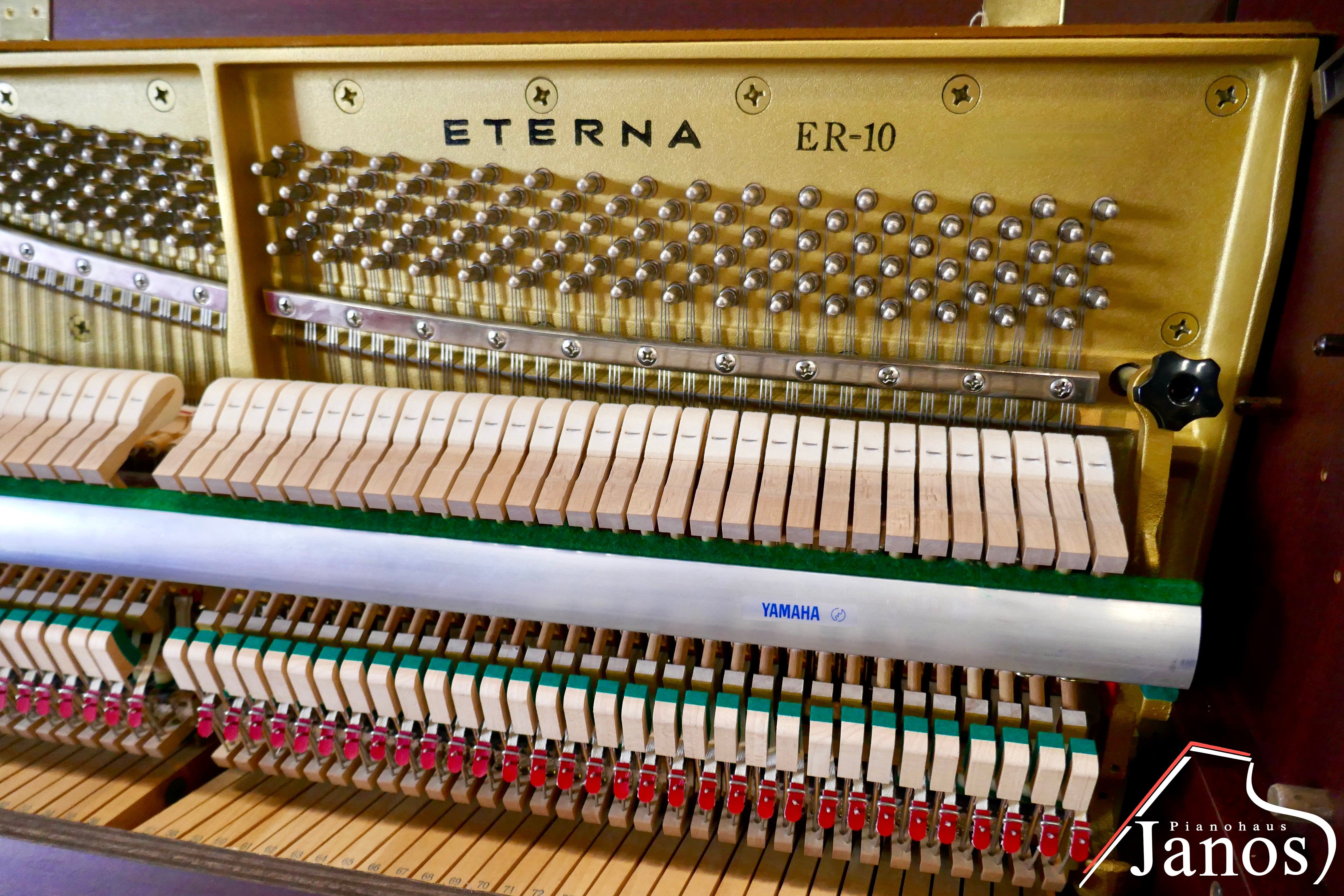 Klavier Yamaha Eterna ER-10 - Mahagoni Matt