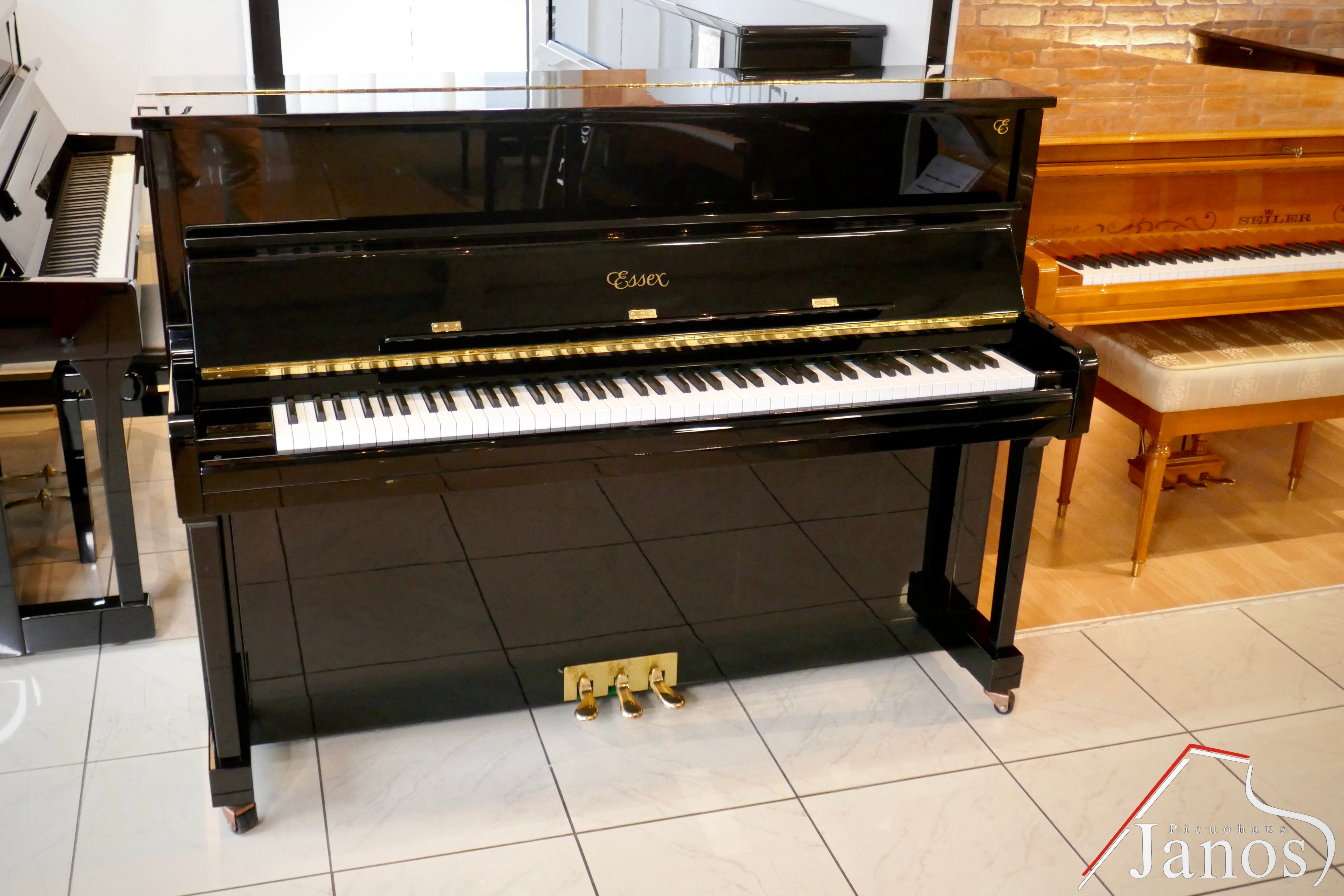Klavier Essex by Steinway & Sons EUP-116