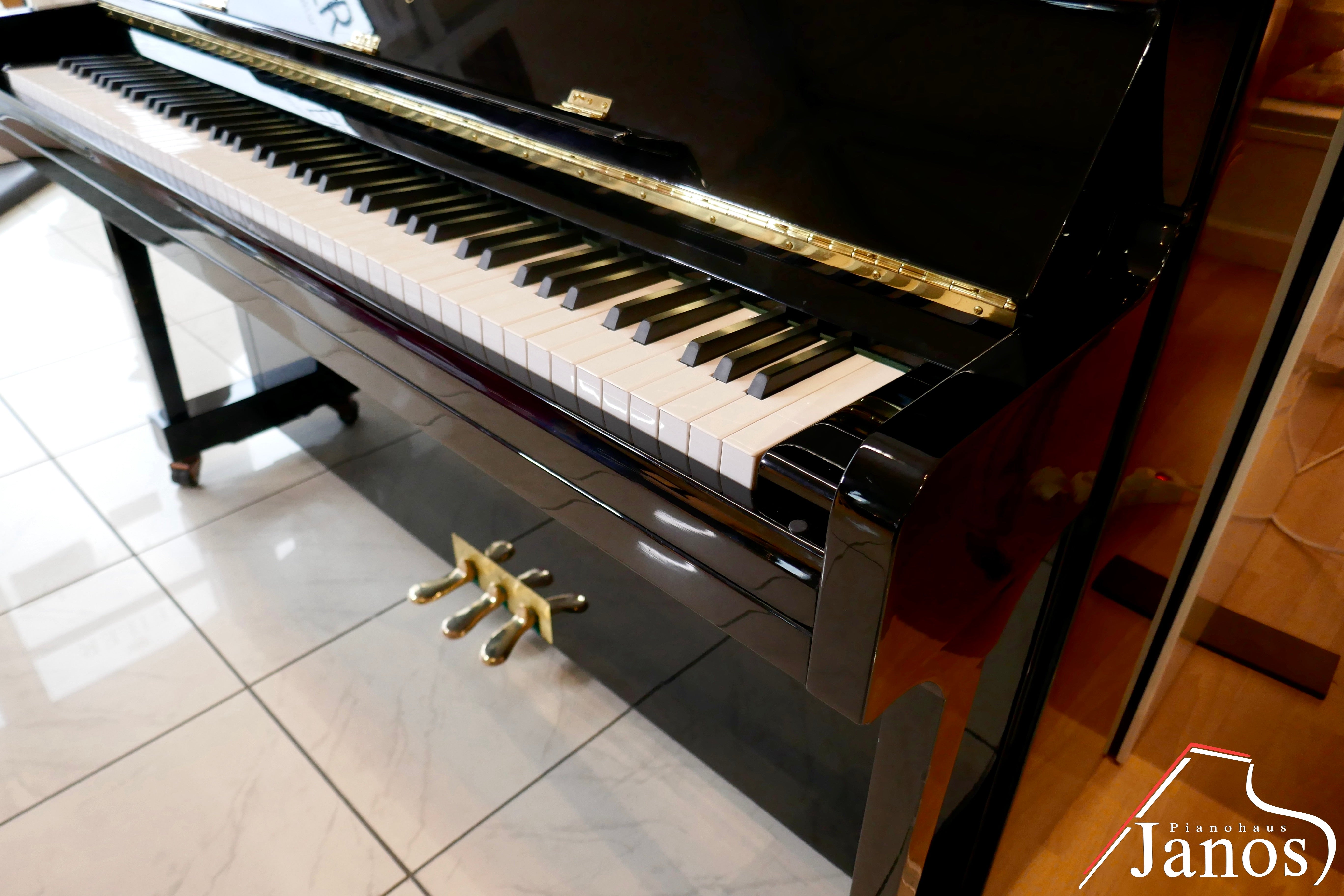 Klavier Essex by Steinway & Sons EUP-116