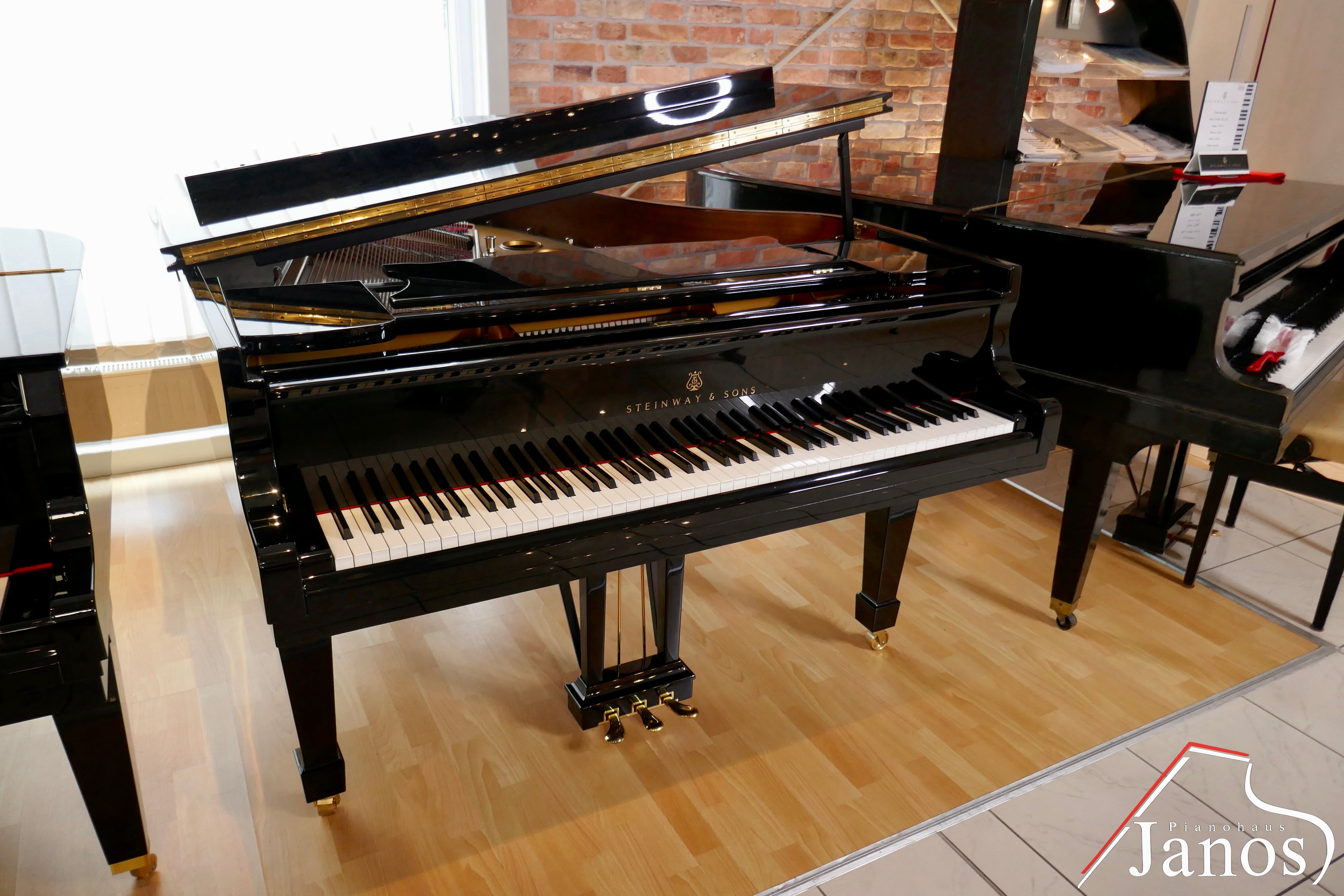 Flügel Steinway & Sons O-180 - Schwarz Hochglanz