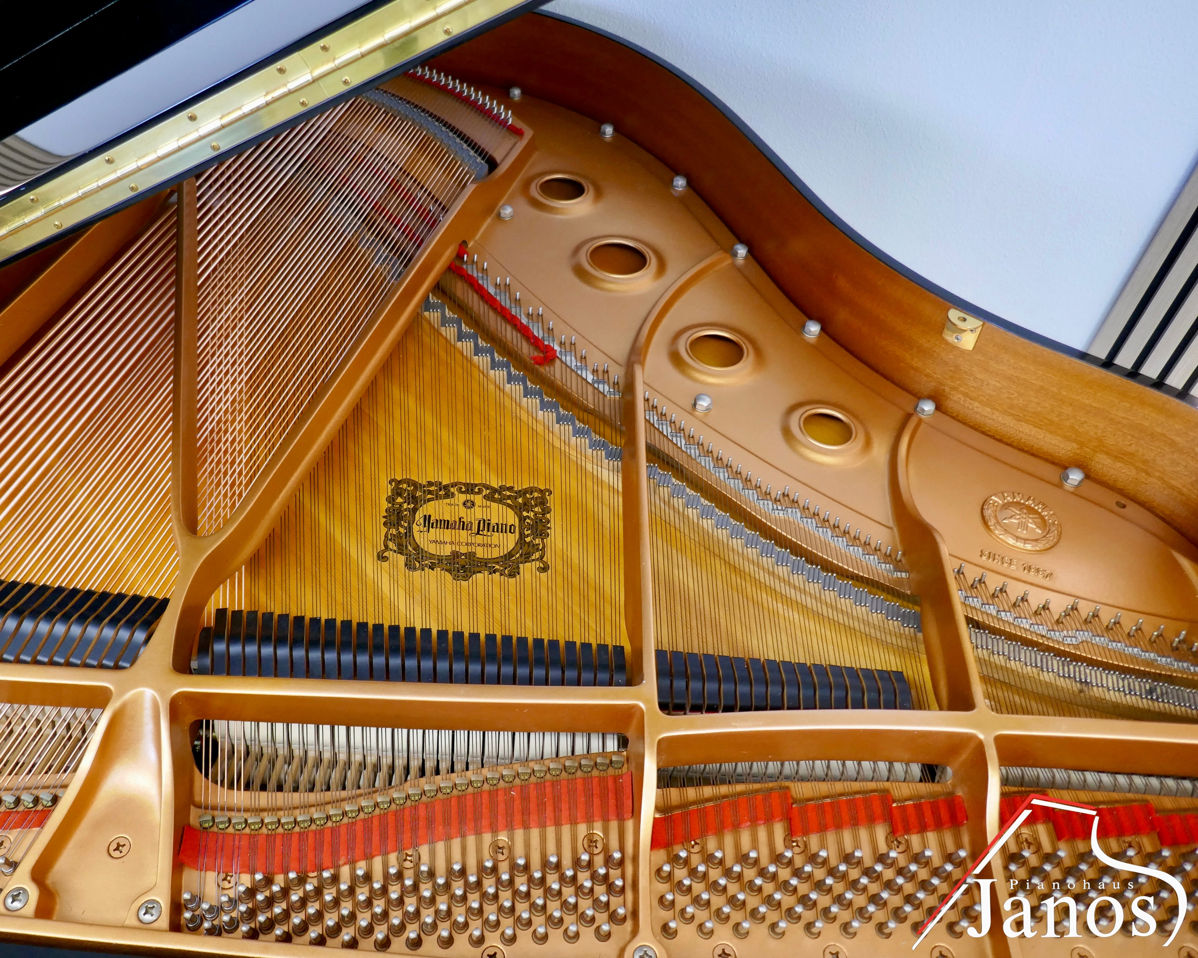 Flügel Yamaha GC2 - Schwarz Hochglanz